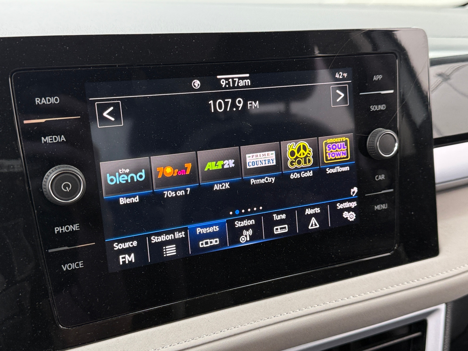 Thumbnail: 2025 Volkswagen Taos - 4