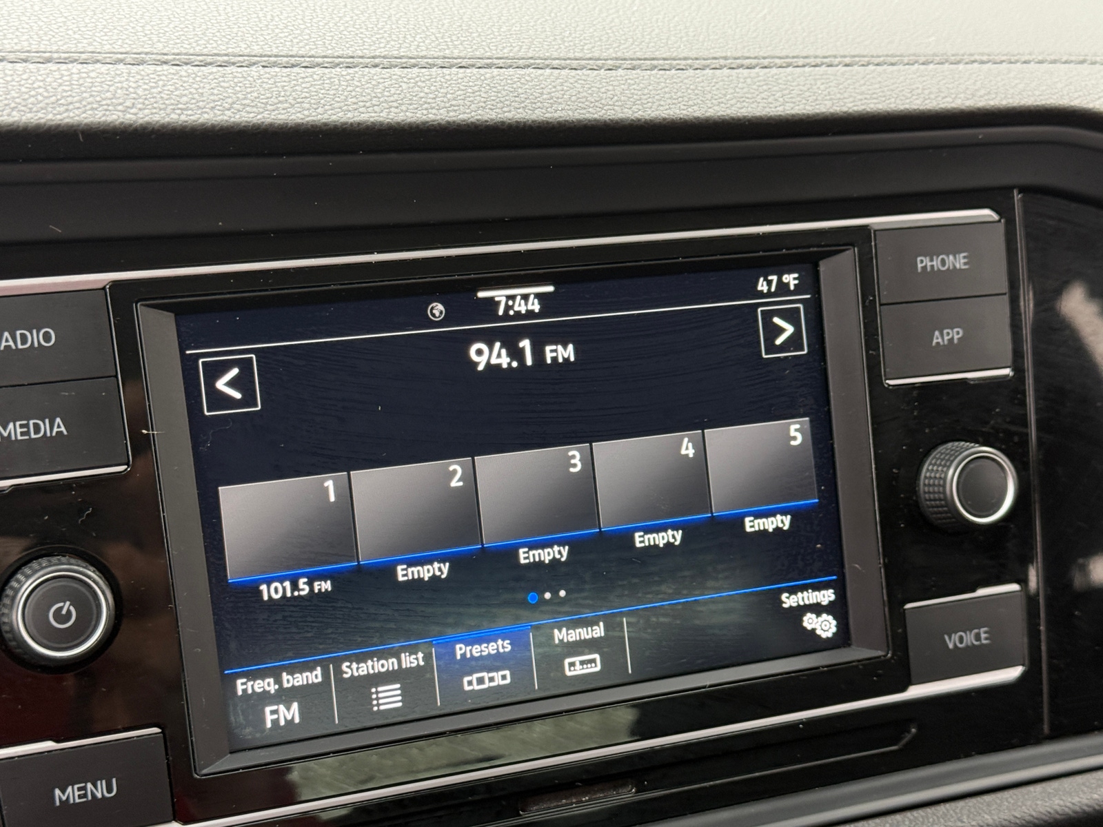 Thumbnail: 2022 Volkswagen Jetta - 4