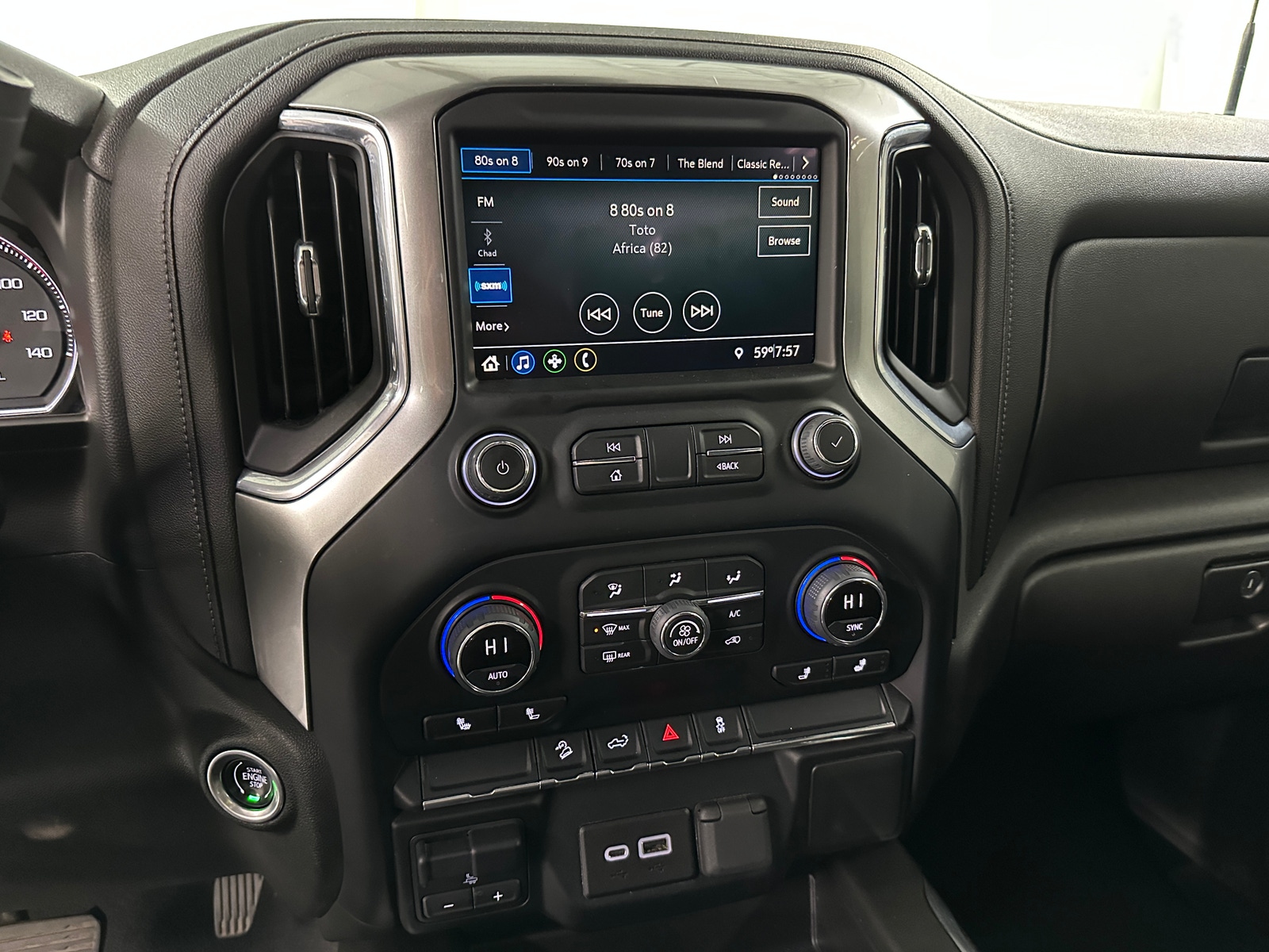 Thumbnail: 2022 Chevrolet Silverado 3500 - 4