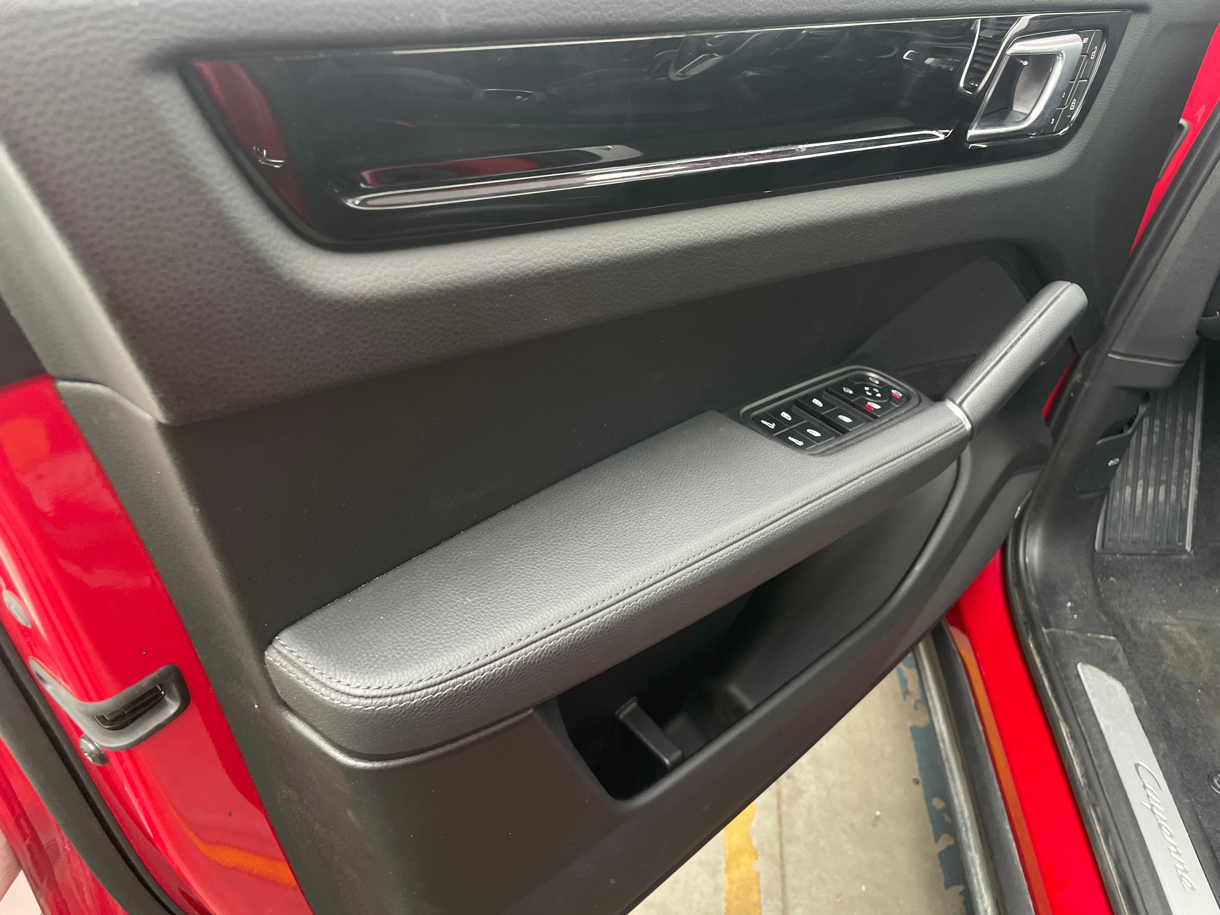 2023 Porsche Cayenne Coup