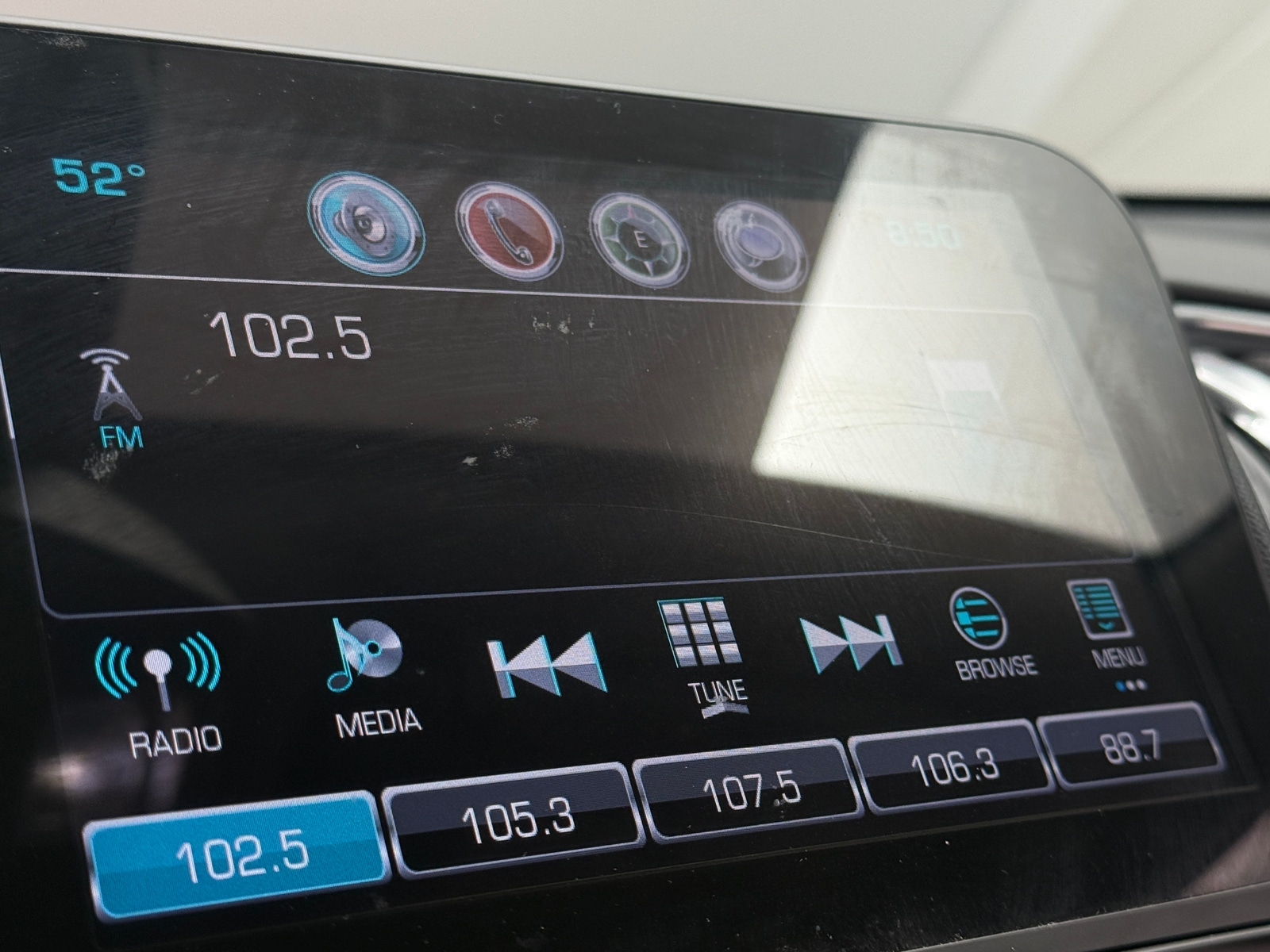 Thumbnail: 2018 Chevrolet Malibu - 4