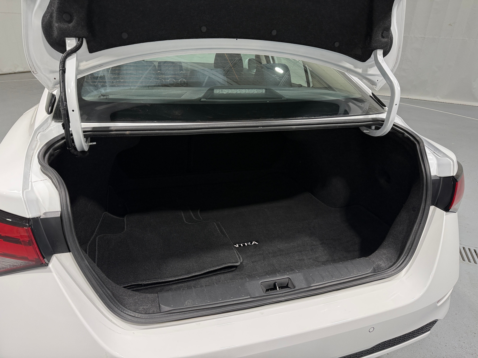 Thumbnail: 2023 Nissan Sentra - 7