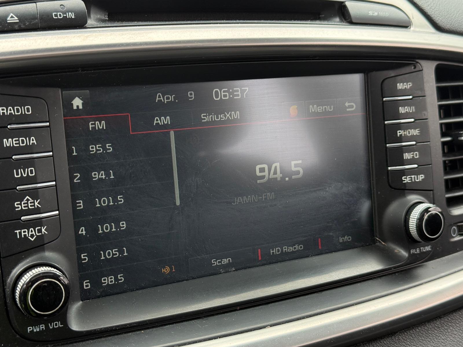 Thumbnail: 2016 Kia Sorento - 3