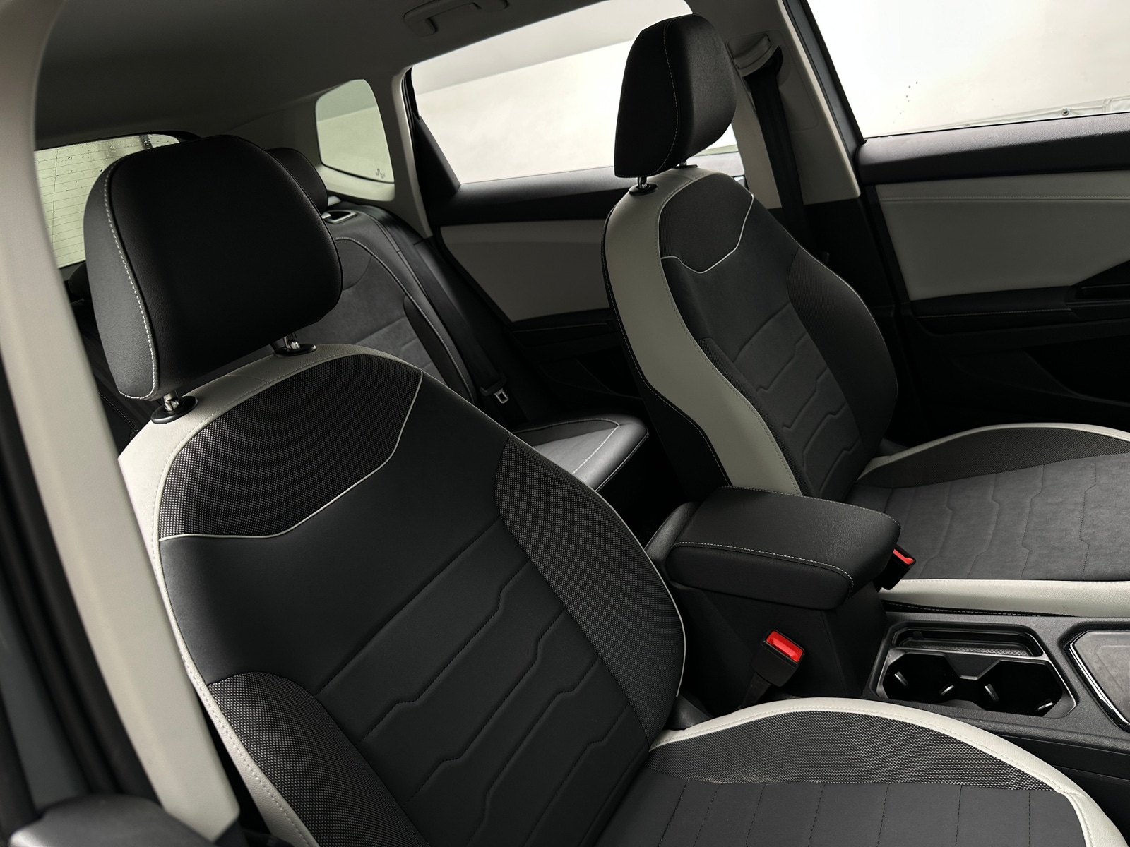 Thumbnail: 2025 Volkswagen Taos - 2