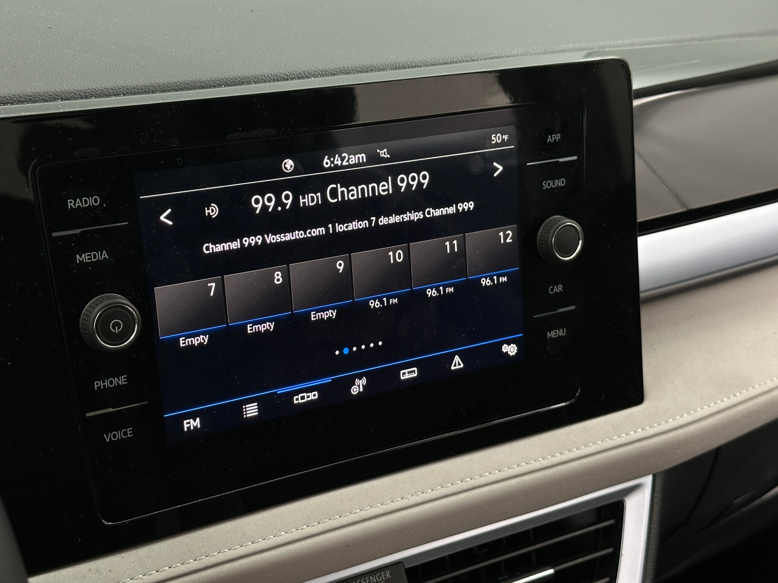 Thumbnail: 2025 Volkswagen Taos - 4