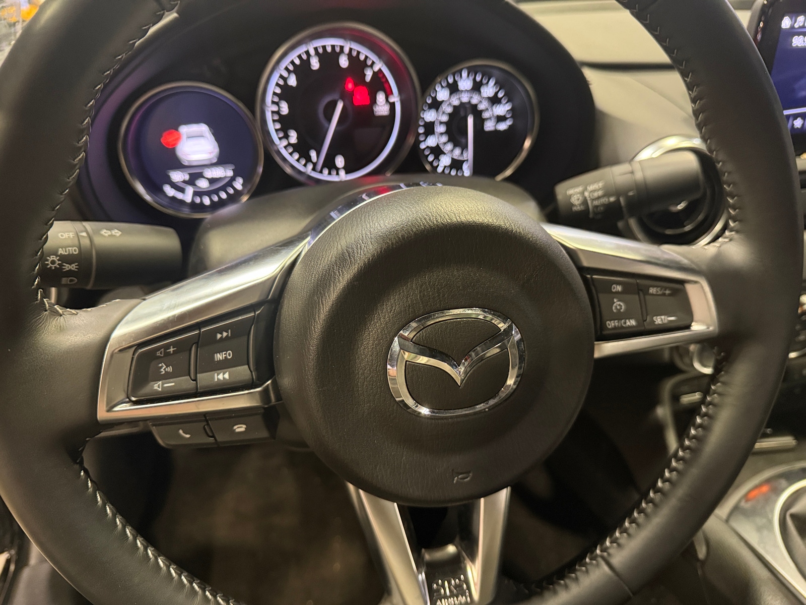 Thumbnail: 2023 Mazda MX-5 Miata - 4