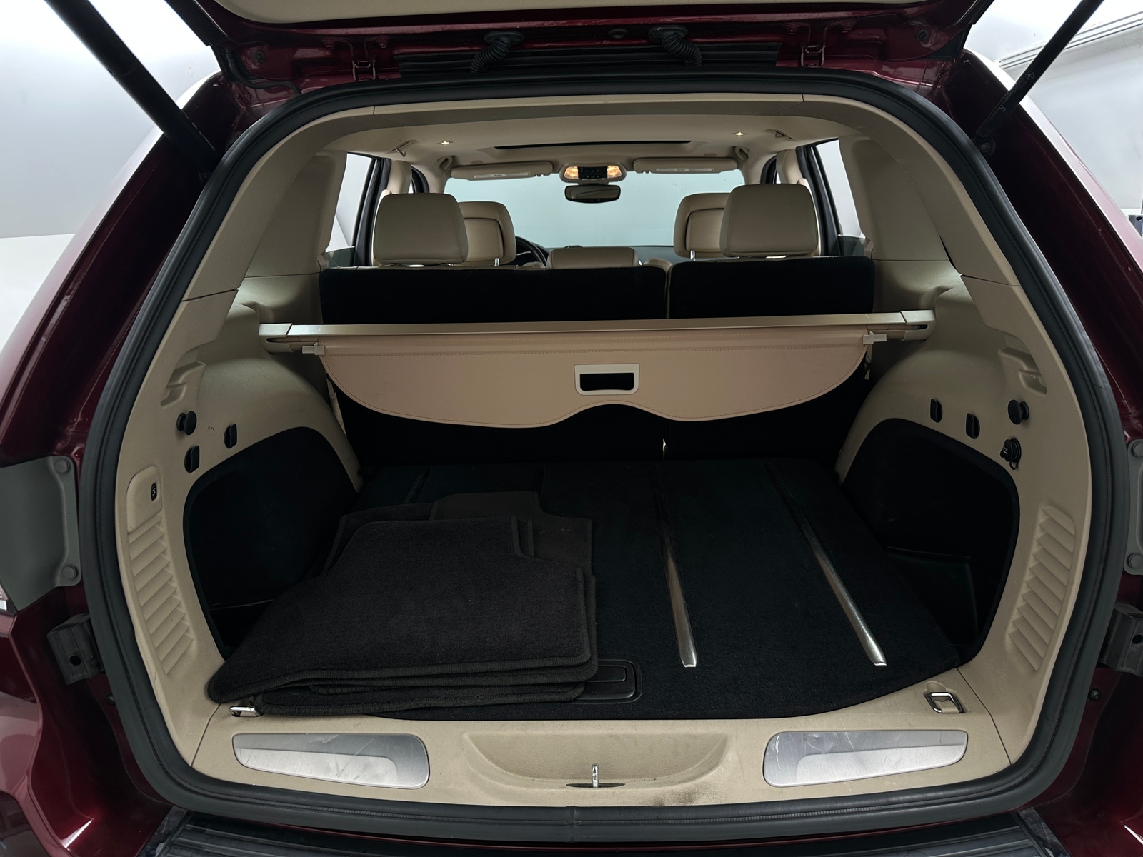 Thumbnail: 2017 Jeep Grand Cherokee - 6