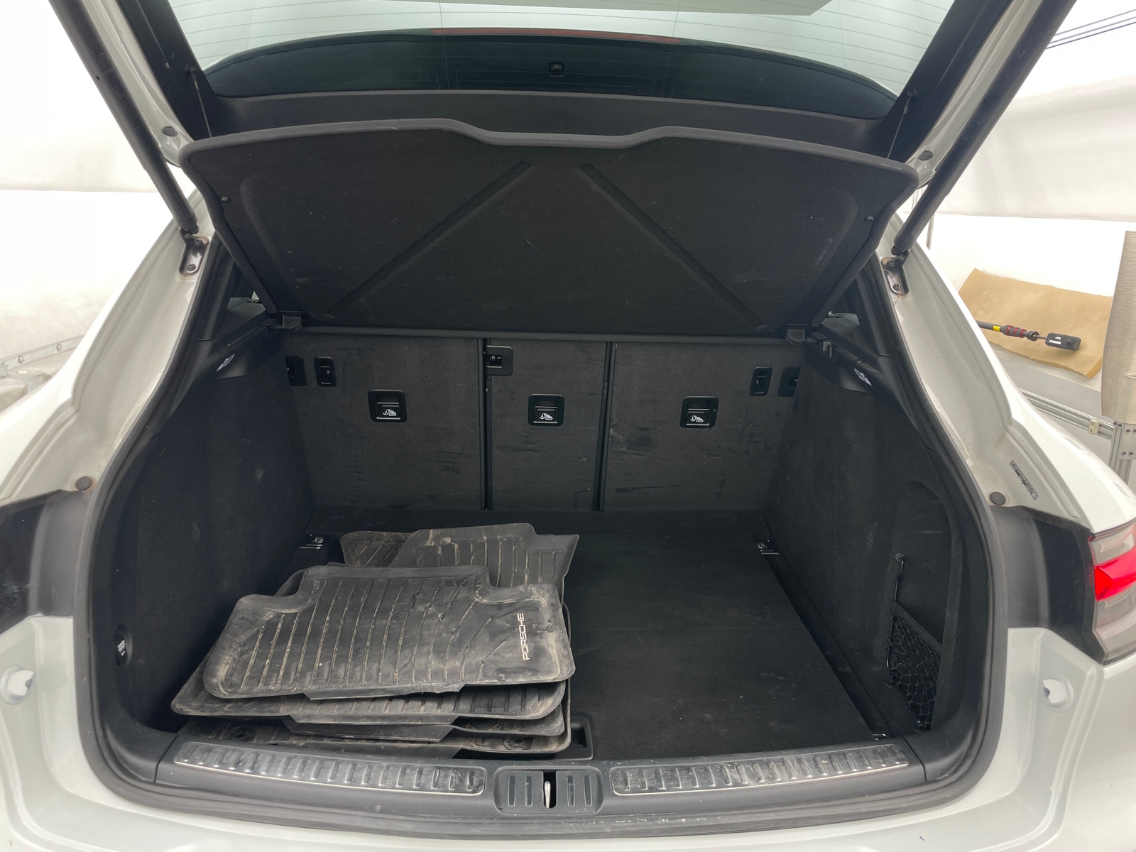 Thumbnail: 2021 Porsche Macan - 6