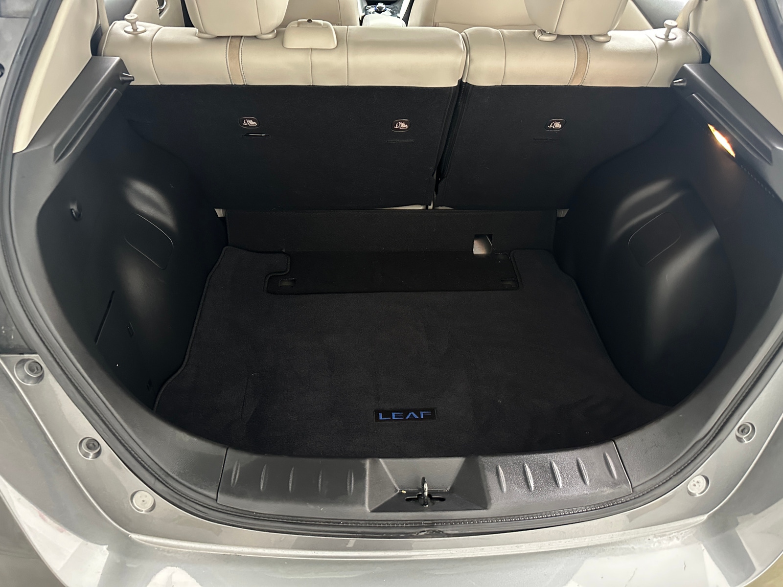 Thumbnail: 2018 Nissan Leaf - 6