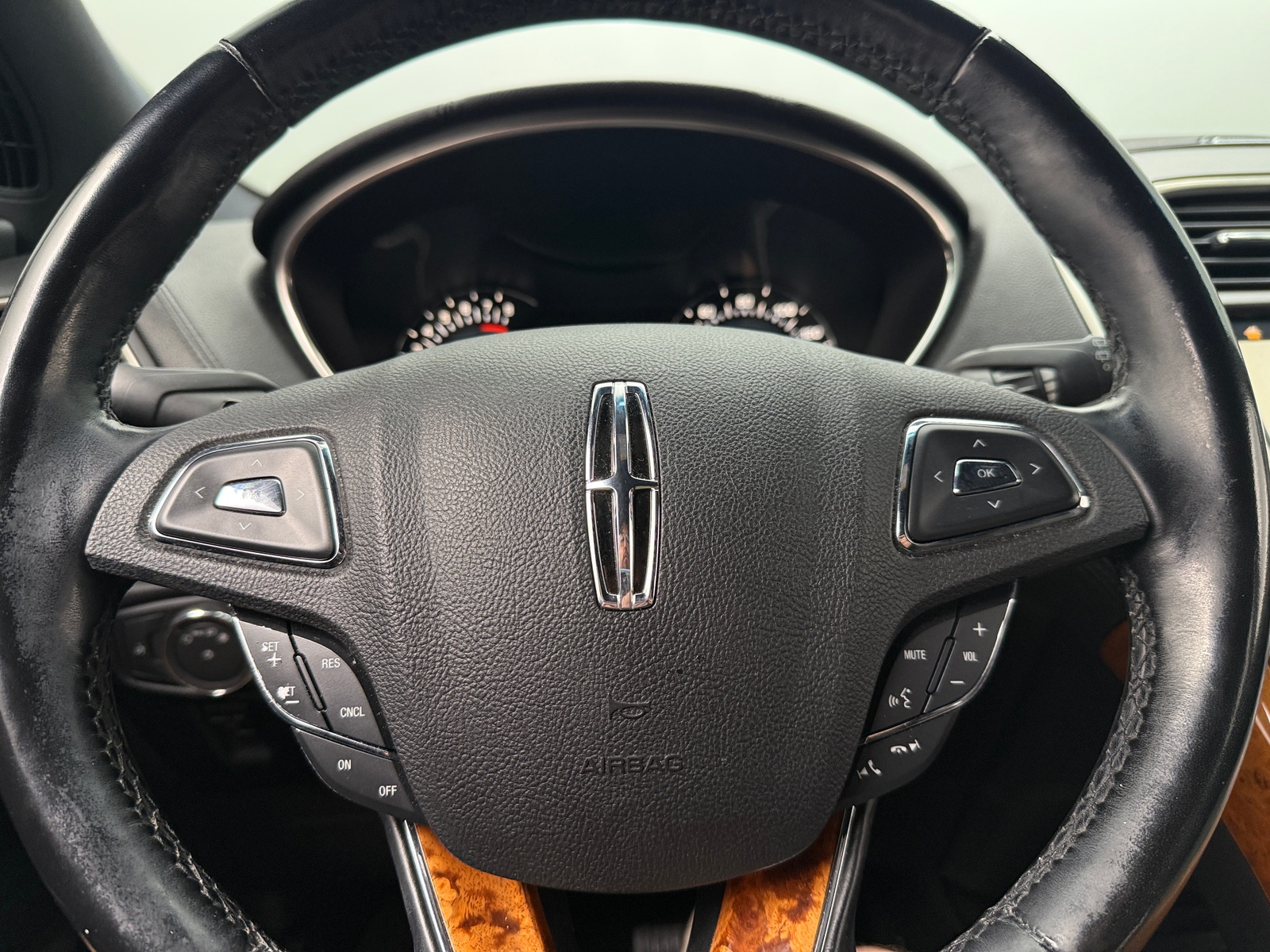 Thumbnail: 2018 Lincoln MKX - 4