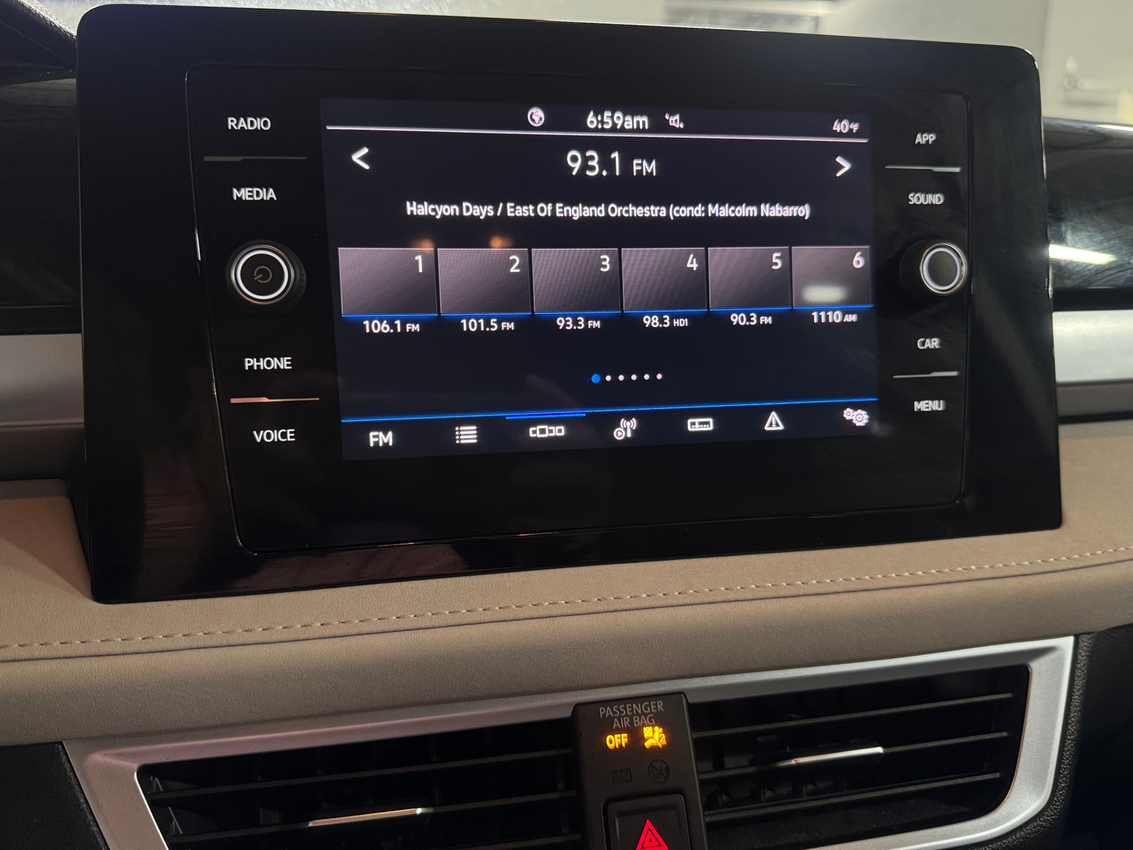 Thumbnail: 2025 Volkswagen Taos - 3