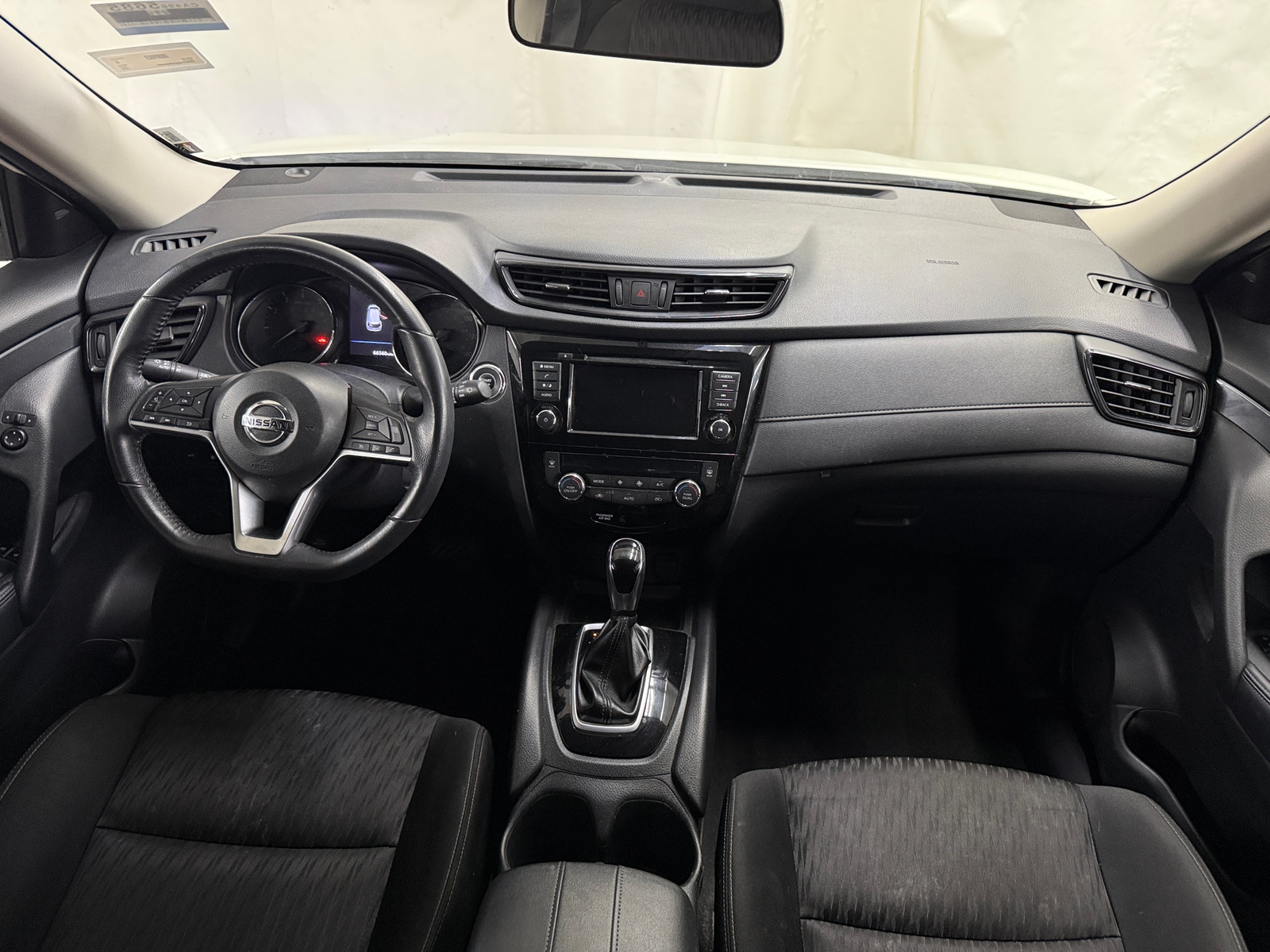 Thumbnail: 2018 Nissan Rogue - 3