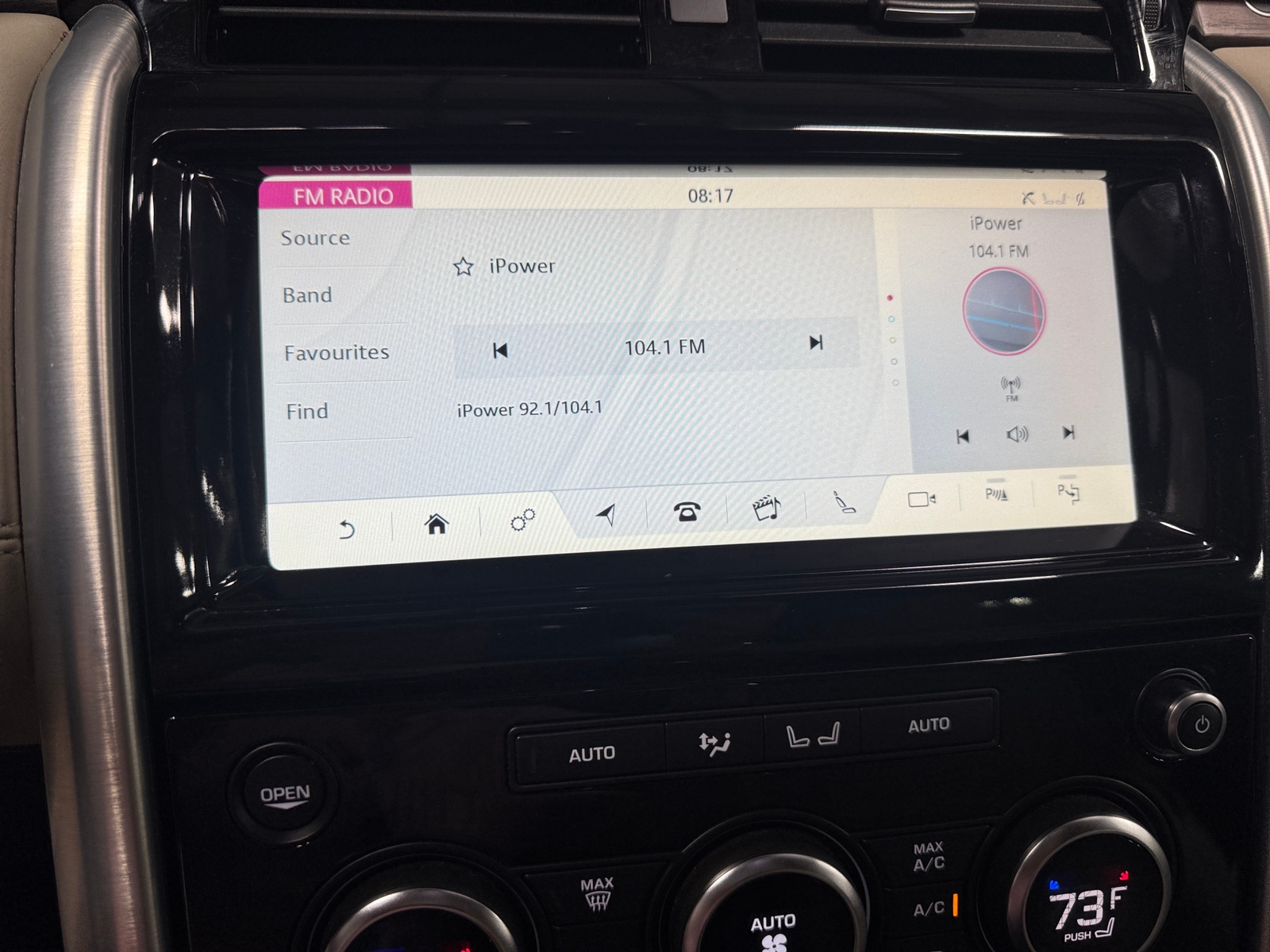 Thumbnail: 2020 Land Rover Discovery - 3