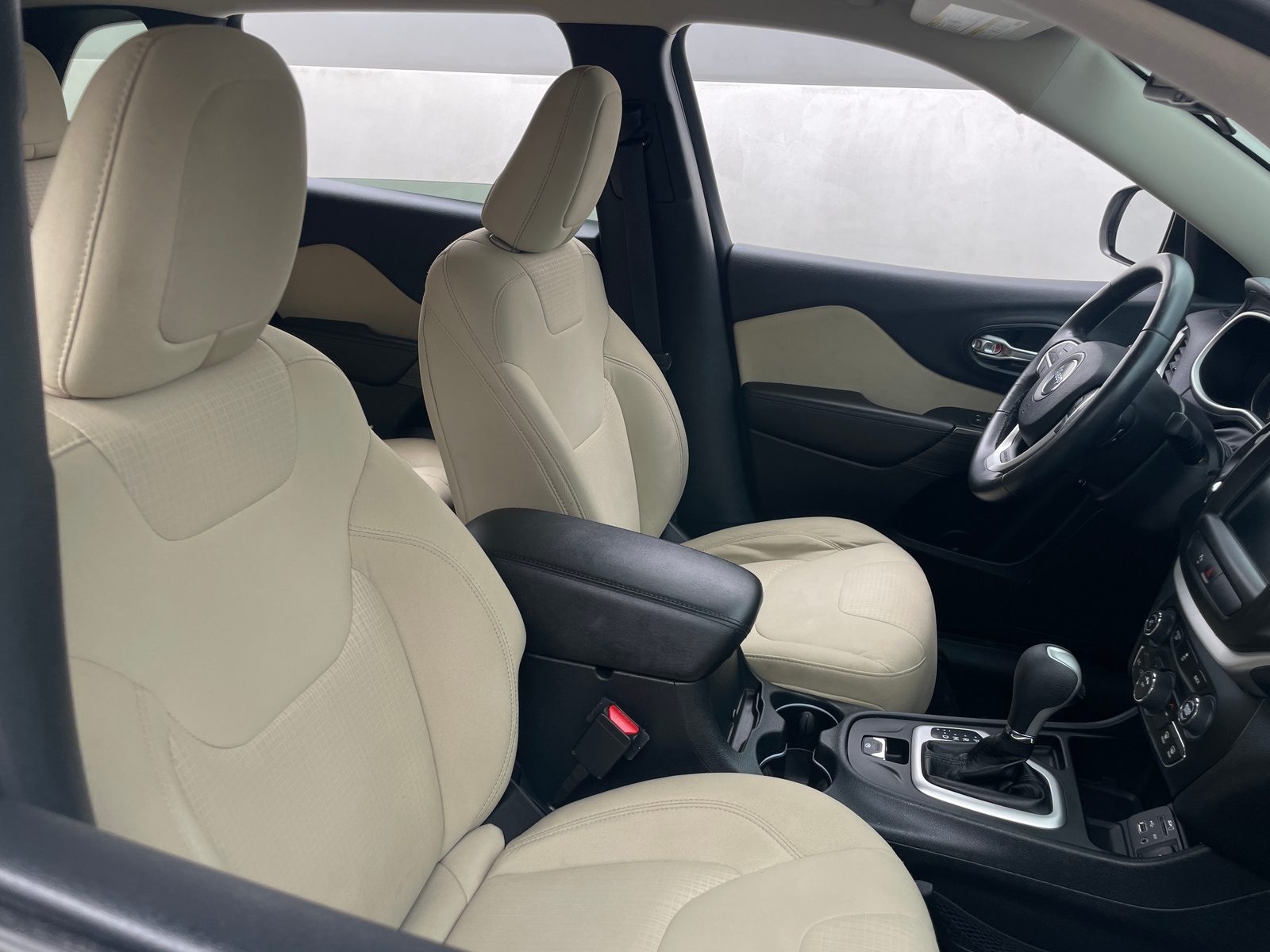 Thumbnail: 2016 Jeep Cherokee - 2