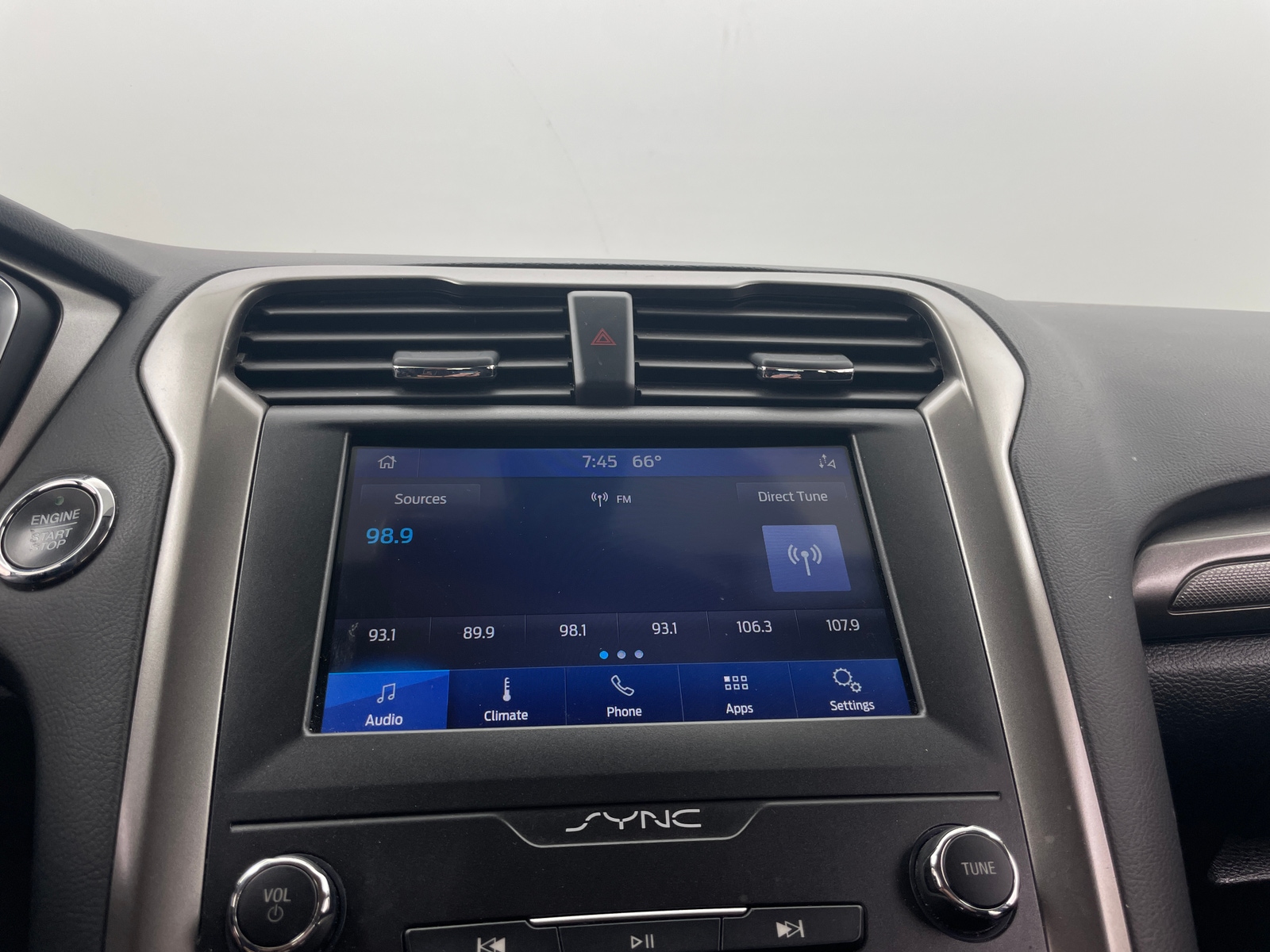 Thumbnail: 2020 Ford Fusion - 4