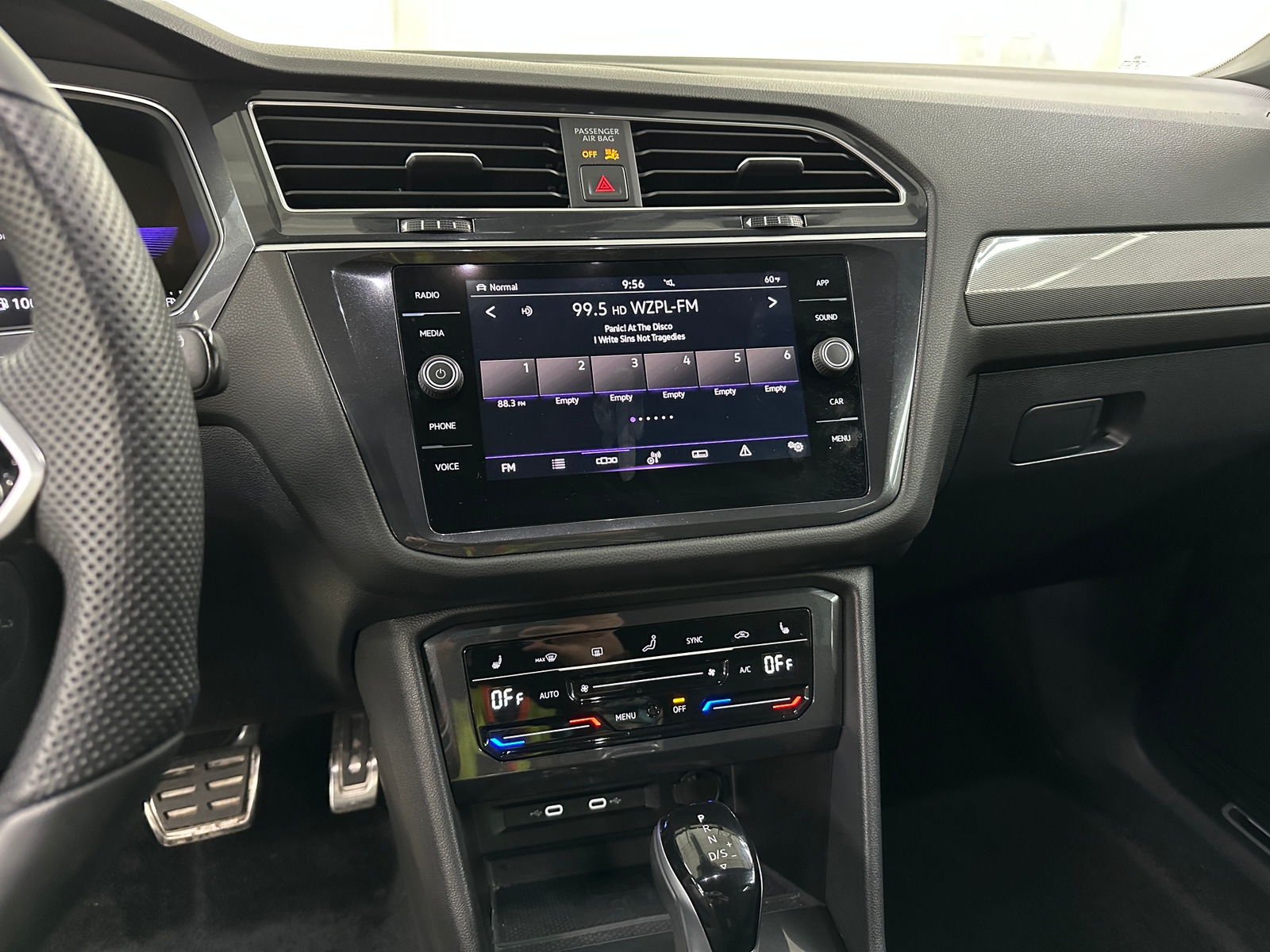 Thumbnail: 2024 Volkswagen Tiguan - 3