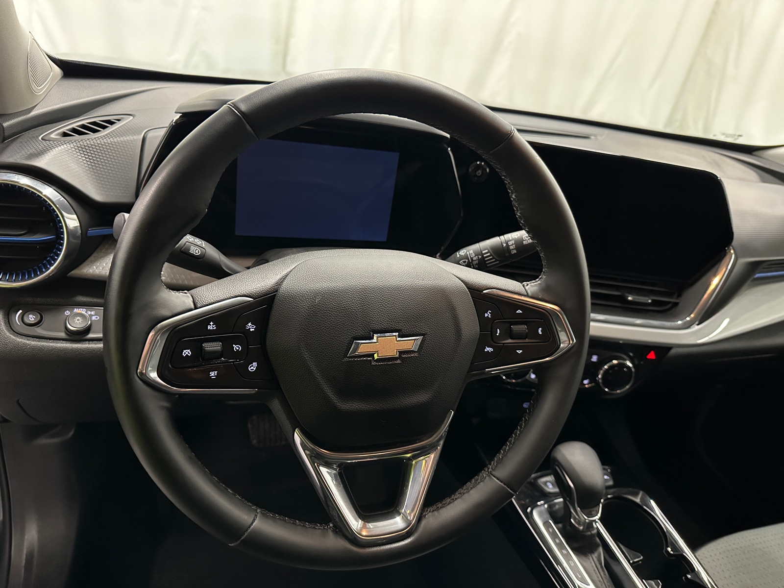 Thumbnail: 2025 Chevrolet Trax - 5