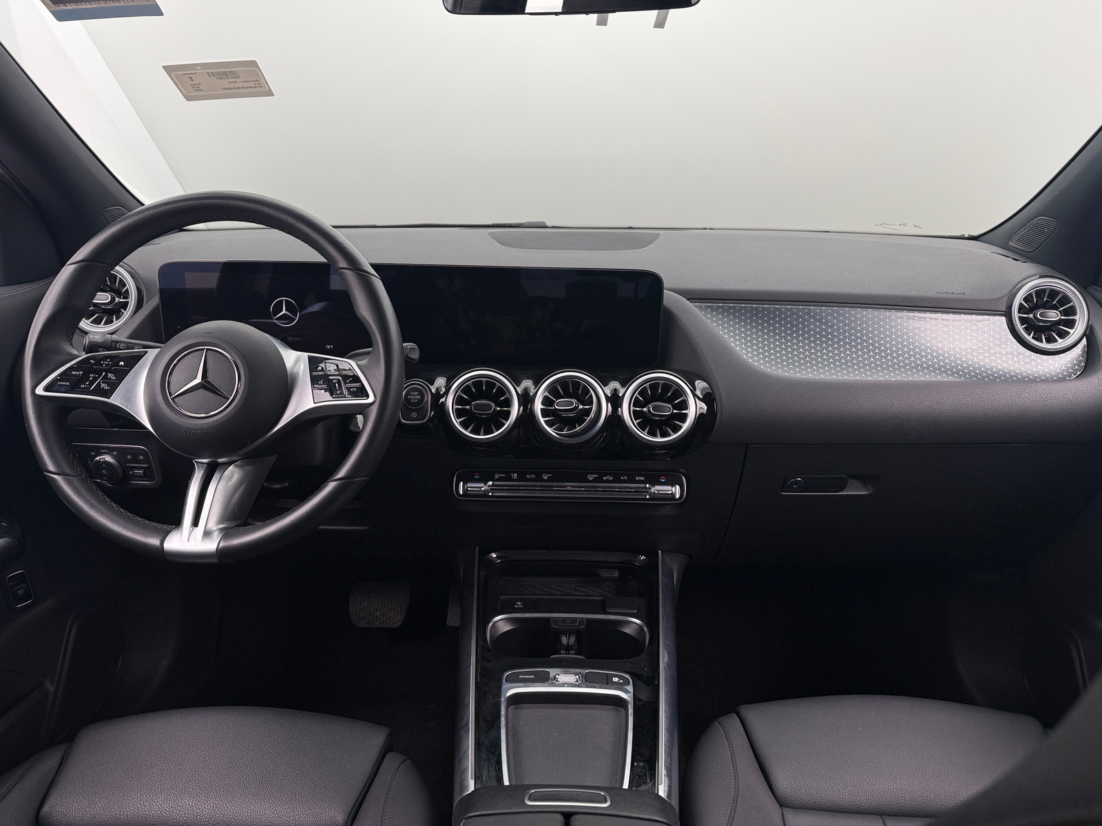 Thumbnail: 2025 Mercedes-Benz GLA - 2