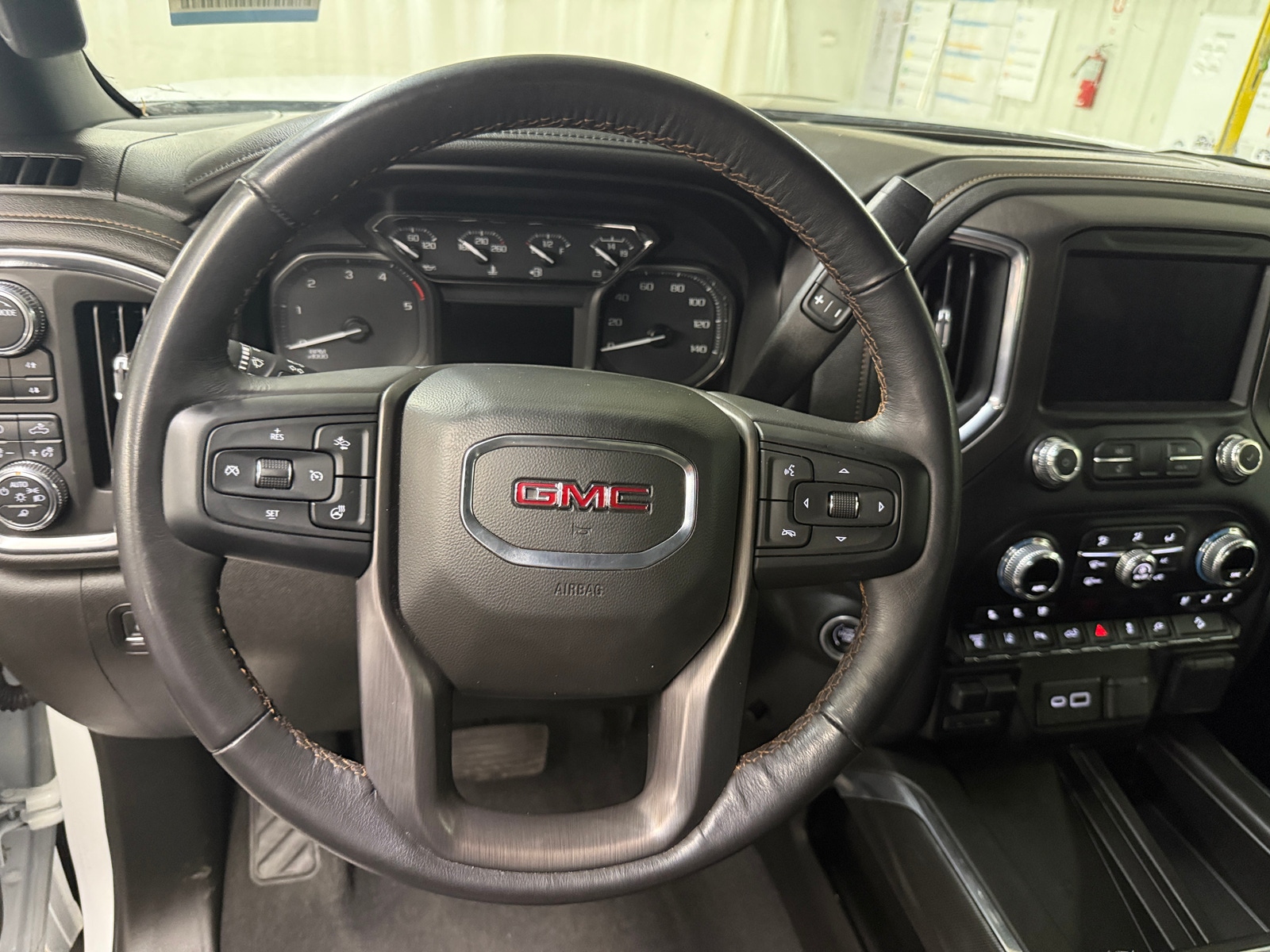 Thumbnail: 2022 GMC Sierra 2500 - 4