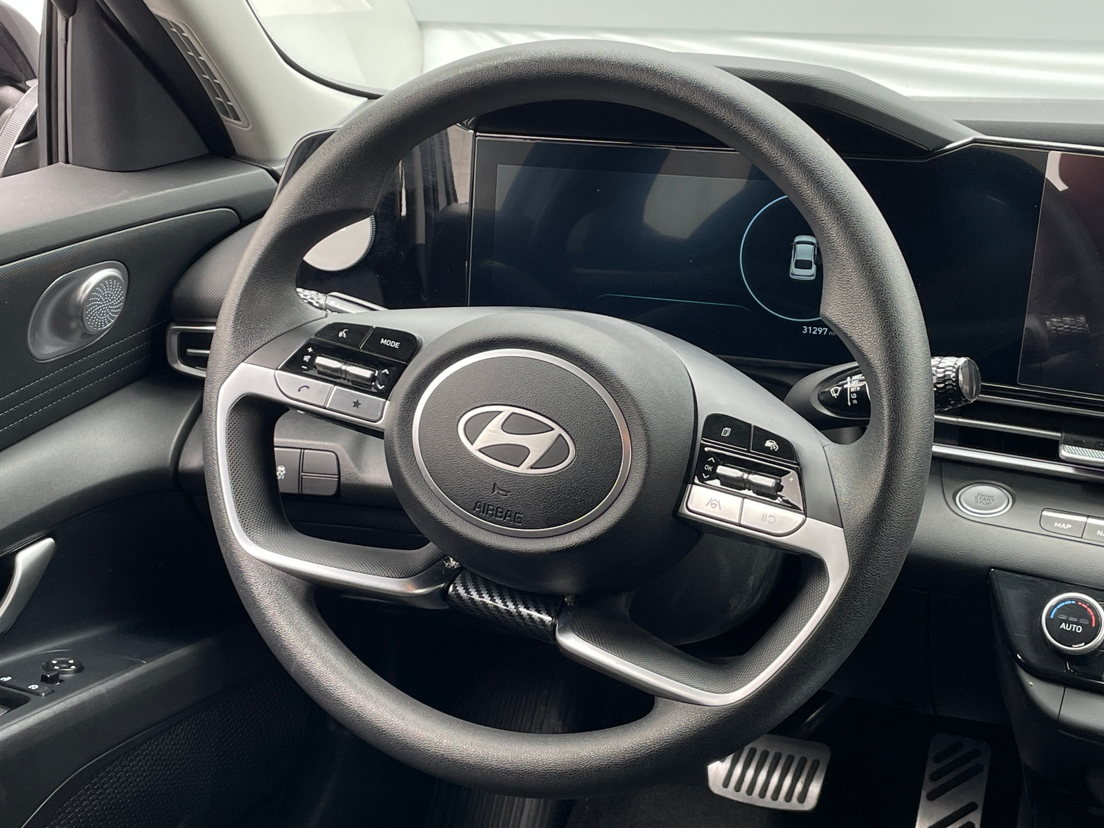 Thumbnail: 2024 Hyundai Elantra - 5