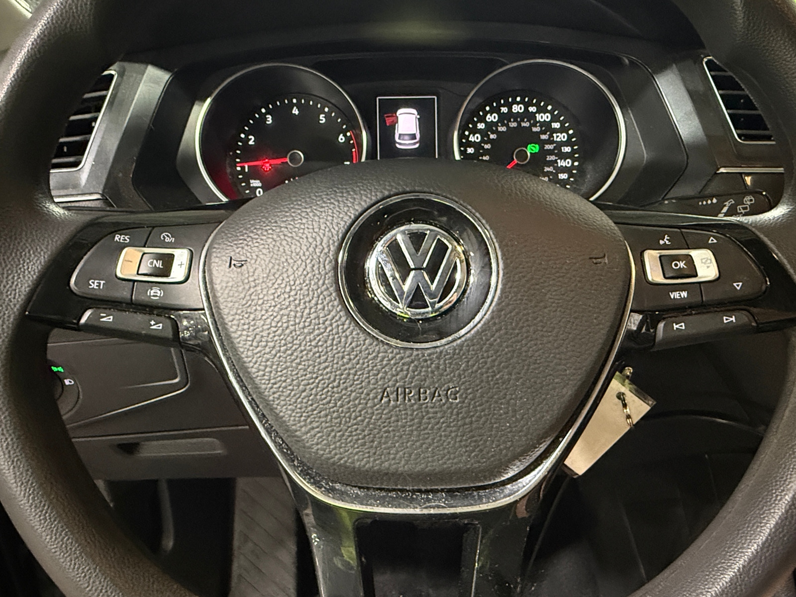 Thumbnail: 2021 Volkswagen Tiguan - 5