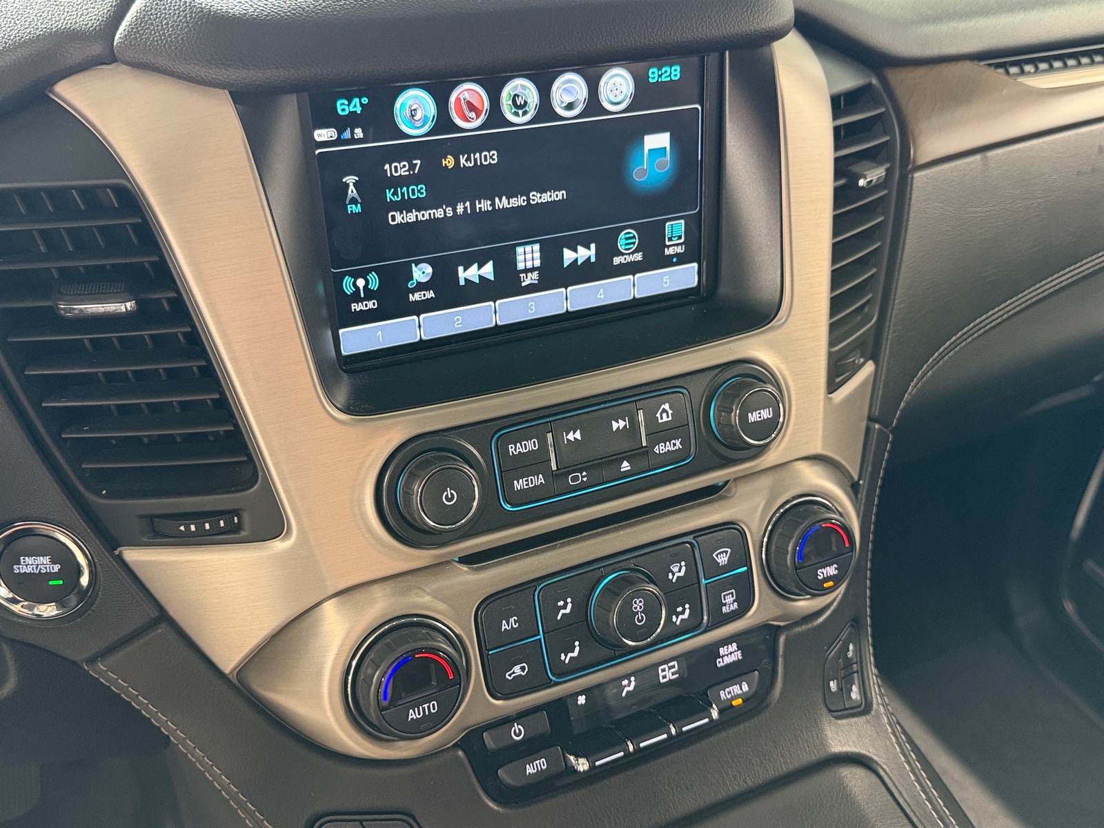 Thumbnail: 2020 GMC Yukon XL - 3