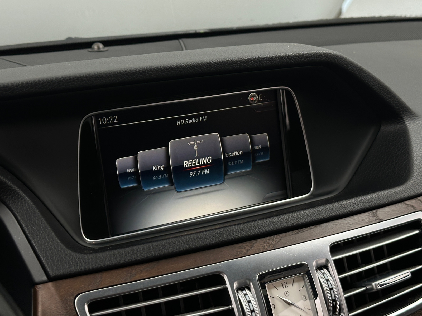 Thumbnail: 2016 Mercedes-Benz E-Class - 3