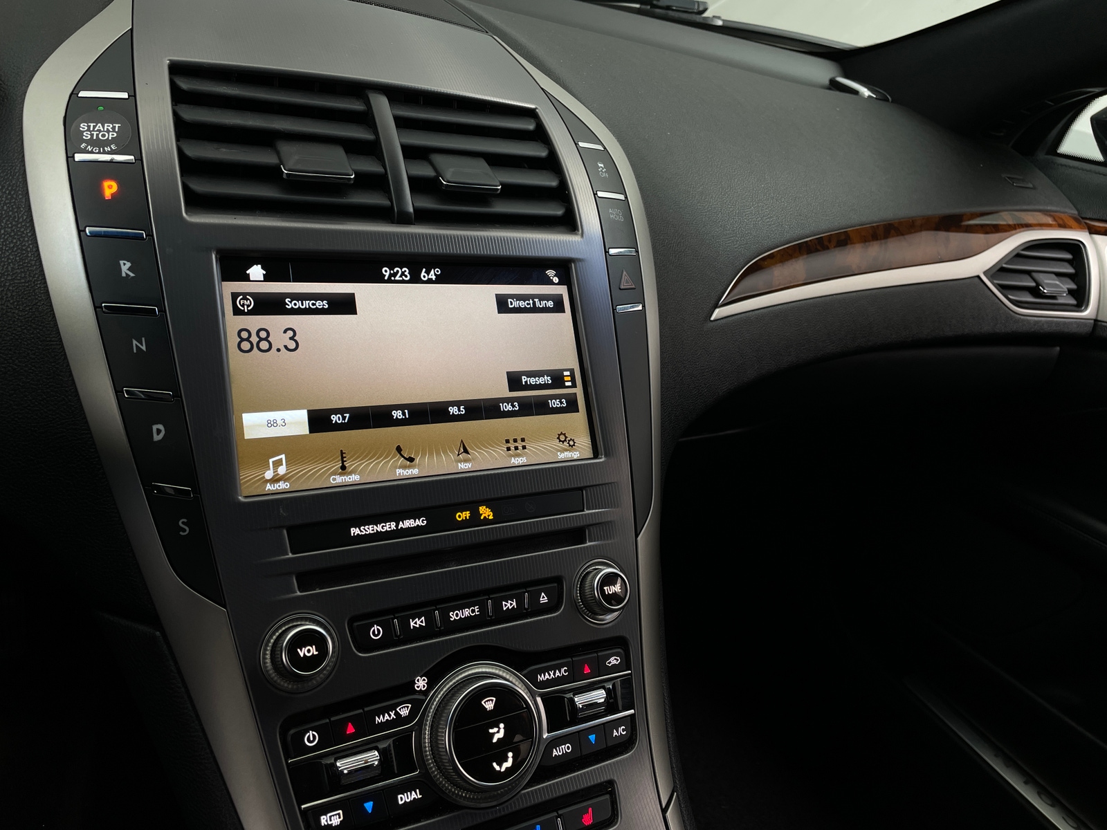 Thumbnail: 2017 Lincoln MKZ - 3