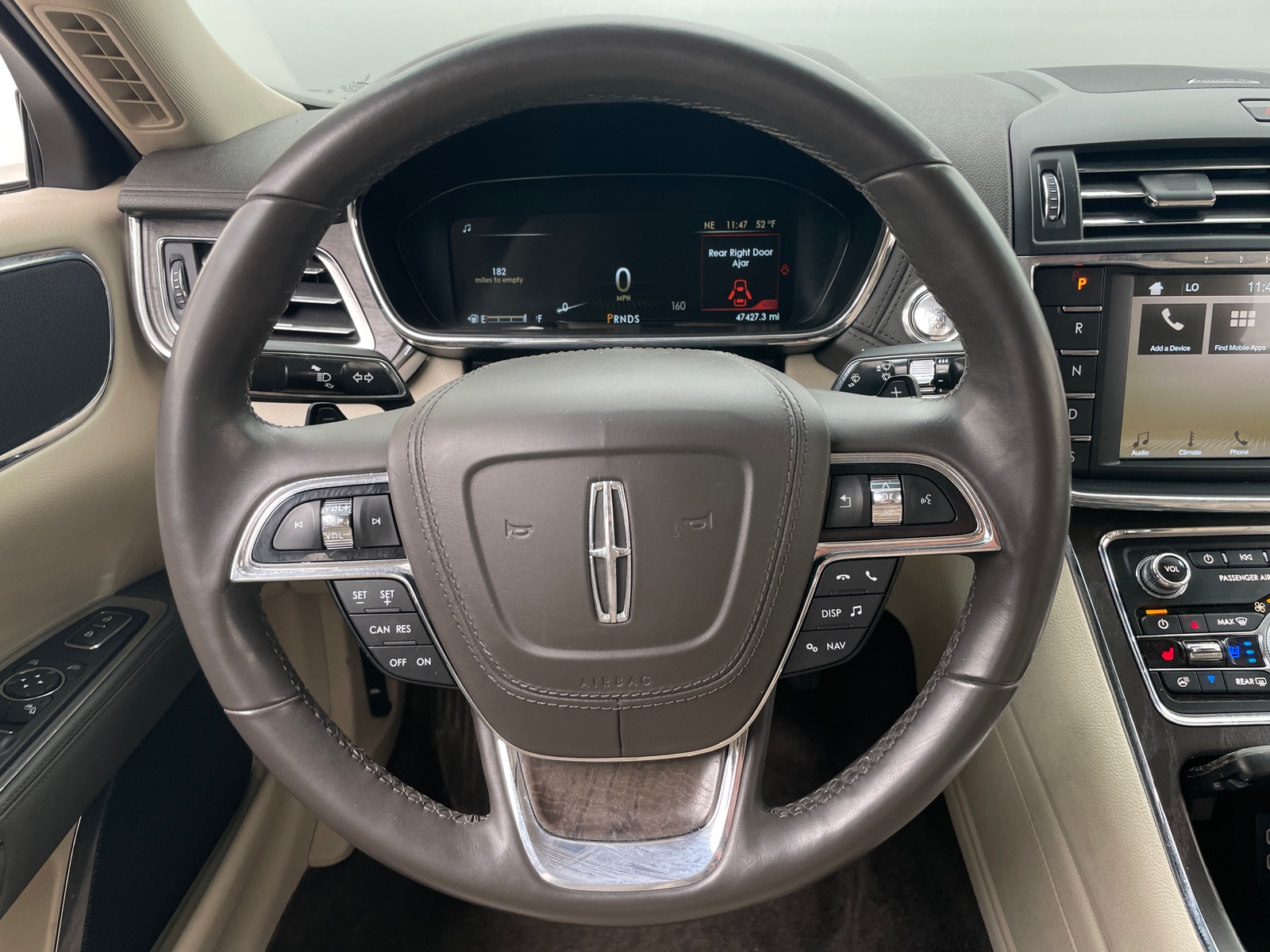 Thumbnail: 2017 Lincoln Continental - 4