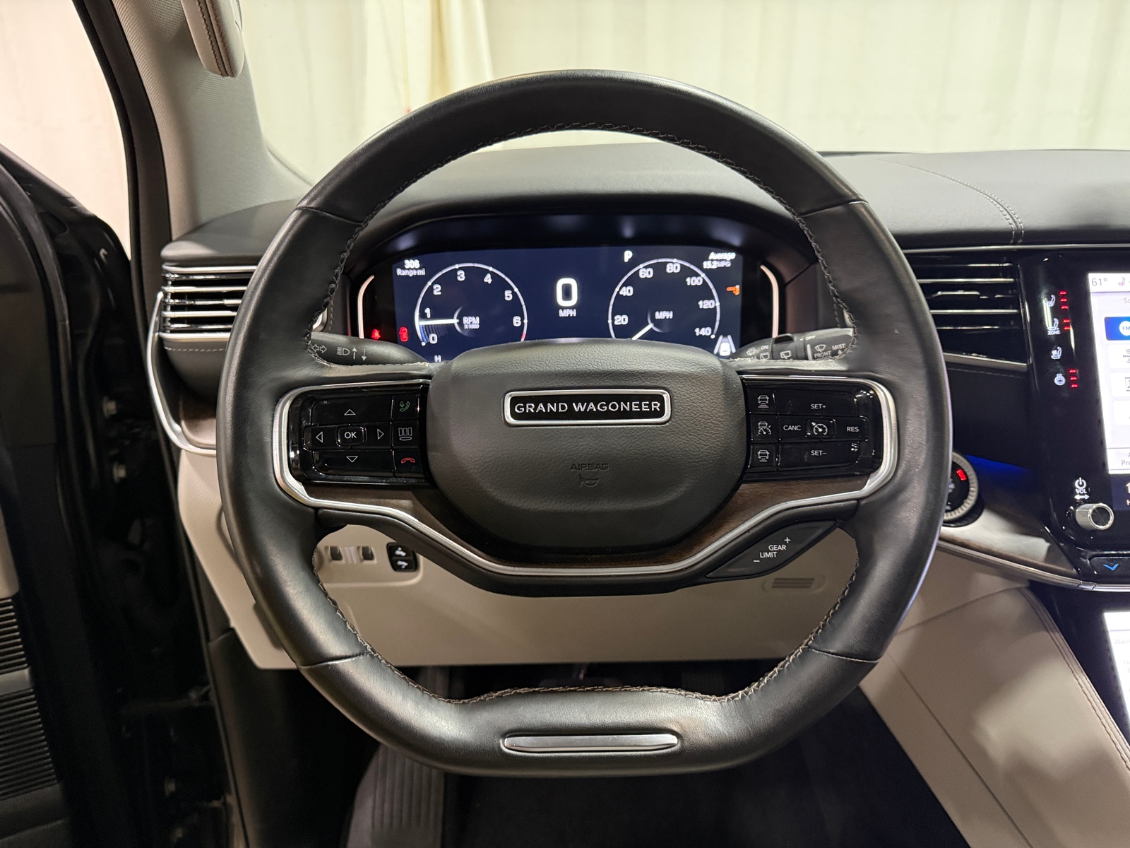 Thumbnail: 2022 Jeep Grand Wagoneer - 4