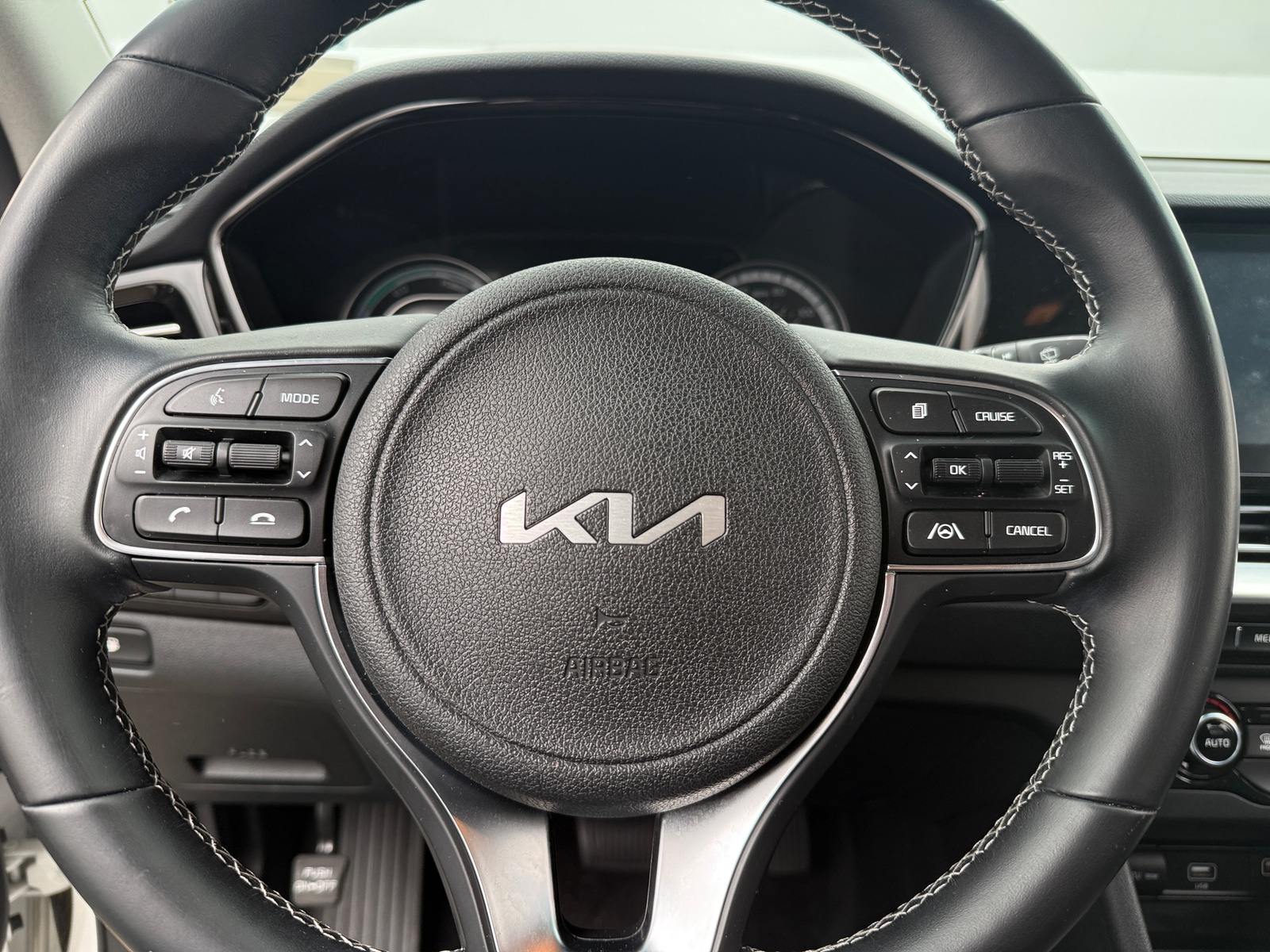 Thumbnail: 2022 Kia Niro - 5