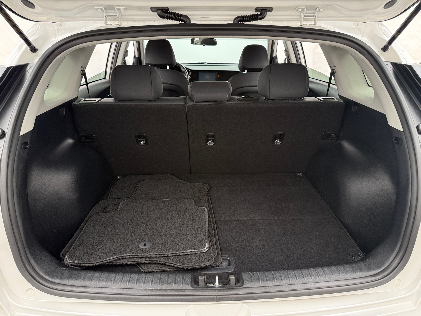 Thumbnail: 2022 Kia Niro - 7