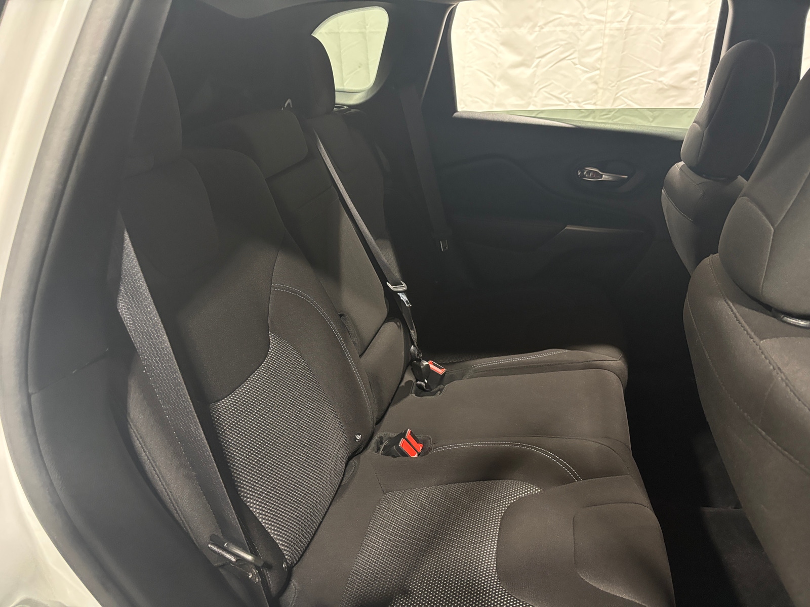 Thumbnail: 2019 Jeep Cherokee - 6