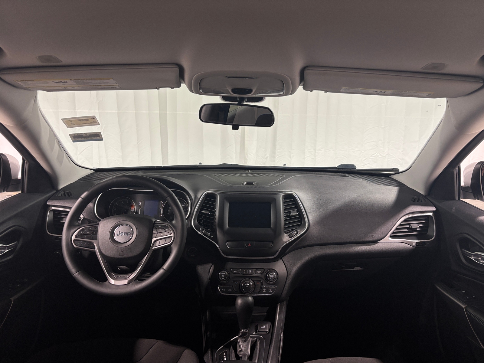 Thumbnail: 2019 Jeep Cherokee - 3