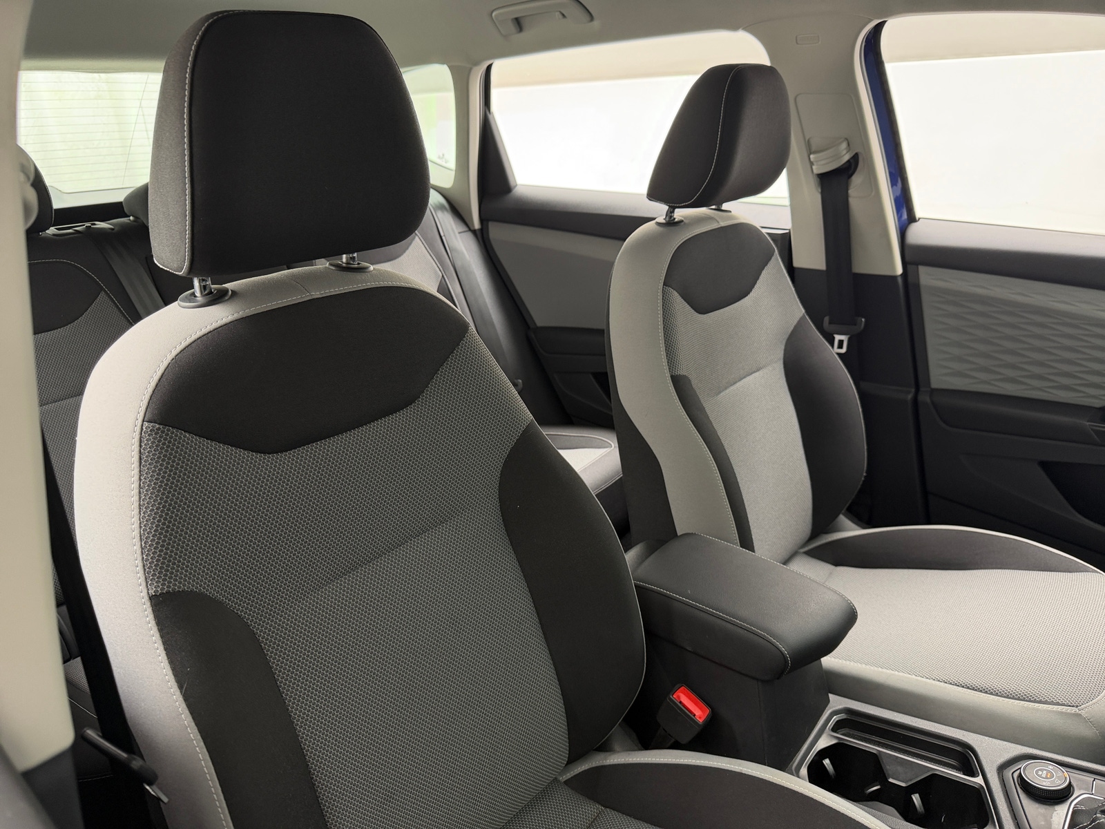 Thumbnail: 2022 Volkswagen Taos - 6