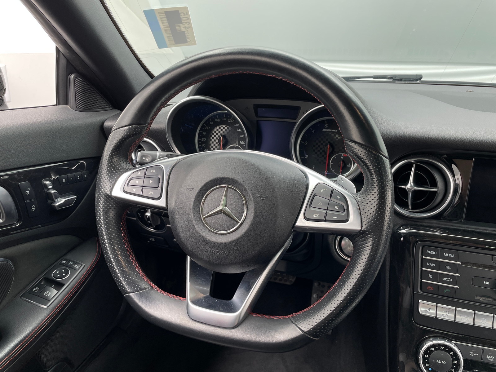 Thumbnail: 2020 Mercedes-Benz SLC - 3