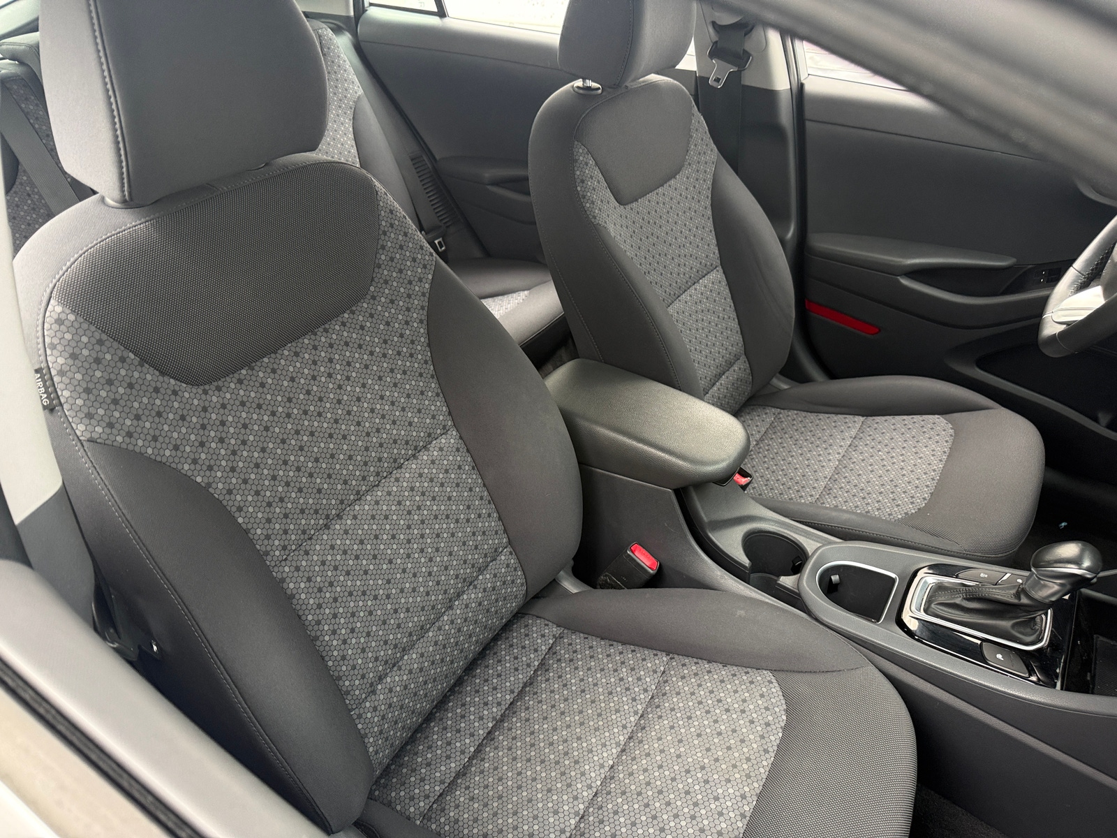 Thumbnail: 2019 Hyundai Ioniq - 2