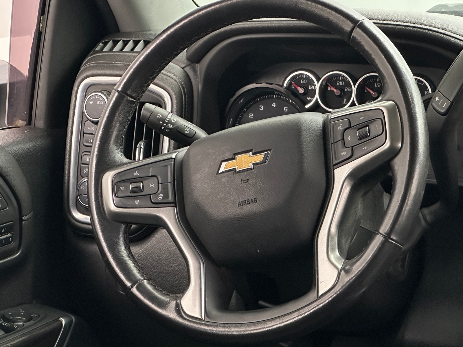 Thumbnail: 2022 Chevrolet Silverado 3500 - 4