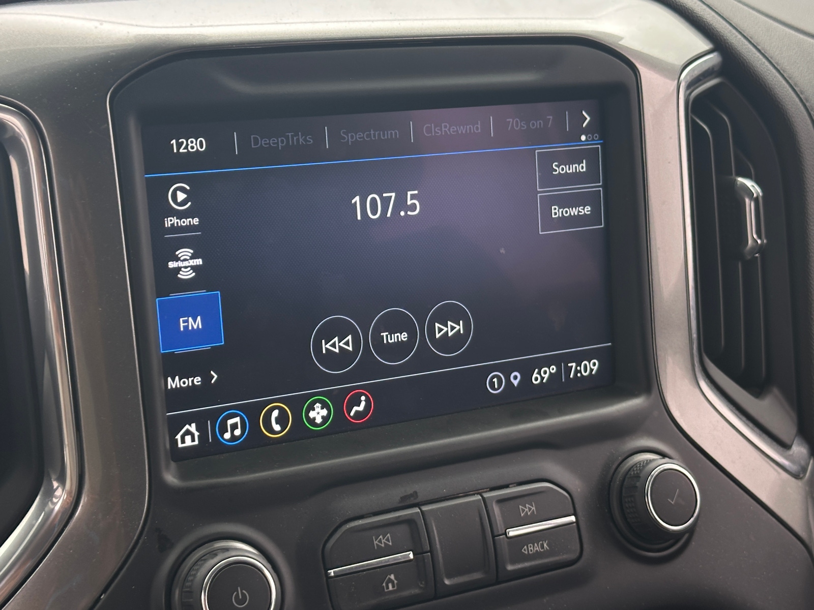 Thumbnail: 2022 Chevrolet Silverado 3500 - 3