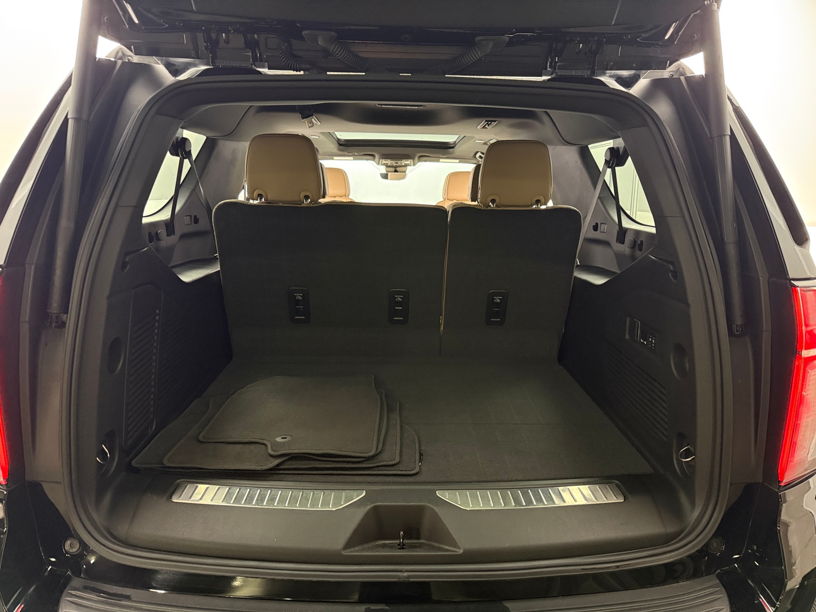 Thumbnail: 2024 Chevrolet Suburban - 6