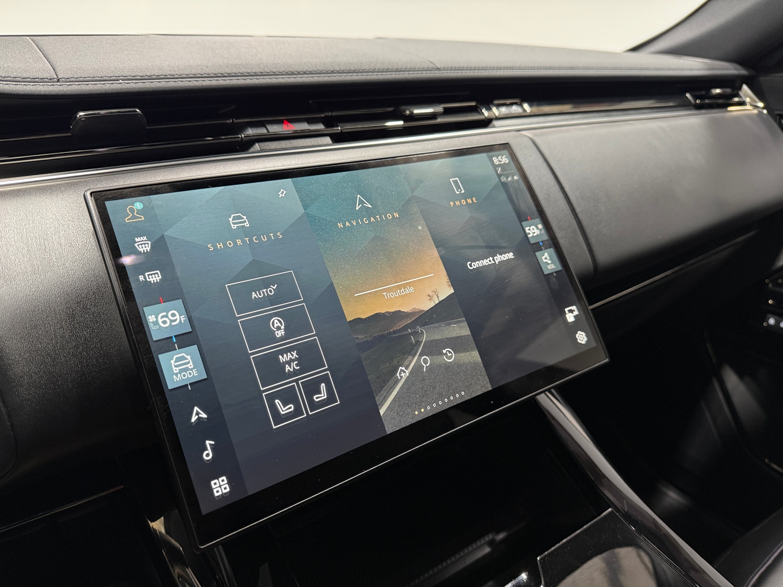 Thumbnail: 2024 Land Rover Range Rover Sport - 3