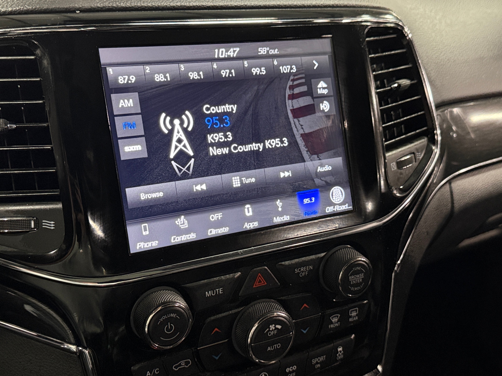 Thumbnail: 2019 Jeep Grand Cherokee - 3