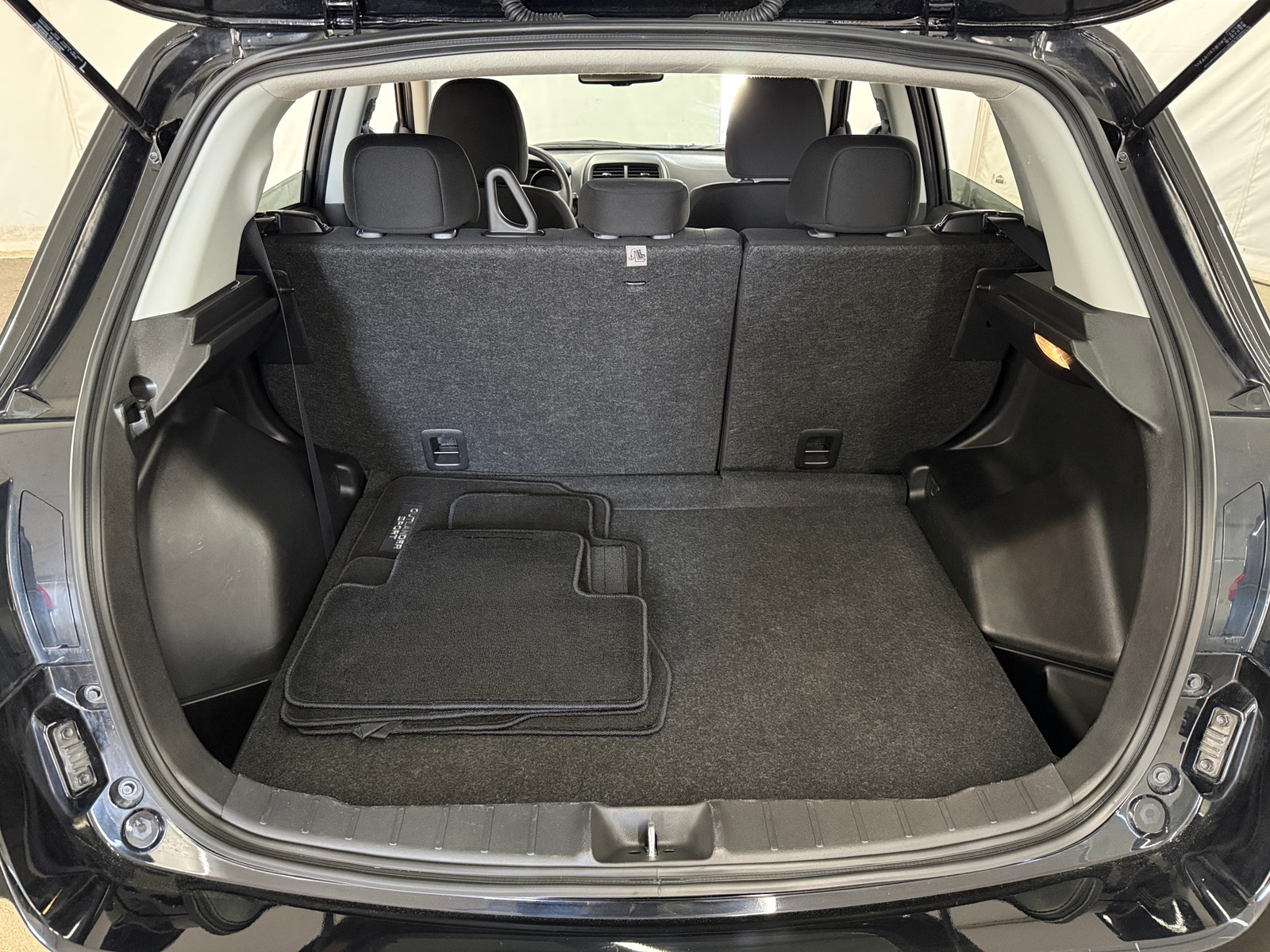 Thumbnail: 2025 Mitsubishi Outlander Sport - 7