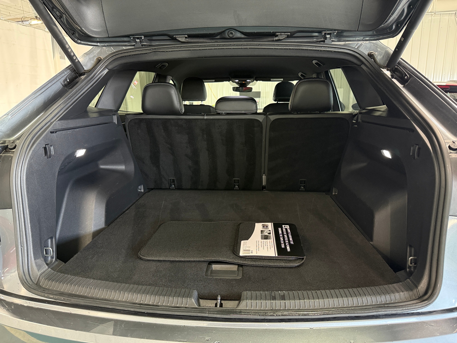 Thumbnail: 2025 Volkswagen Atlas - 6