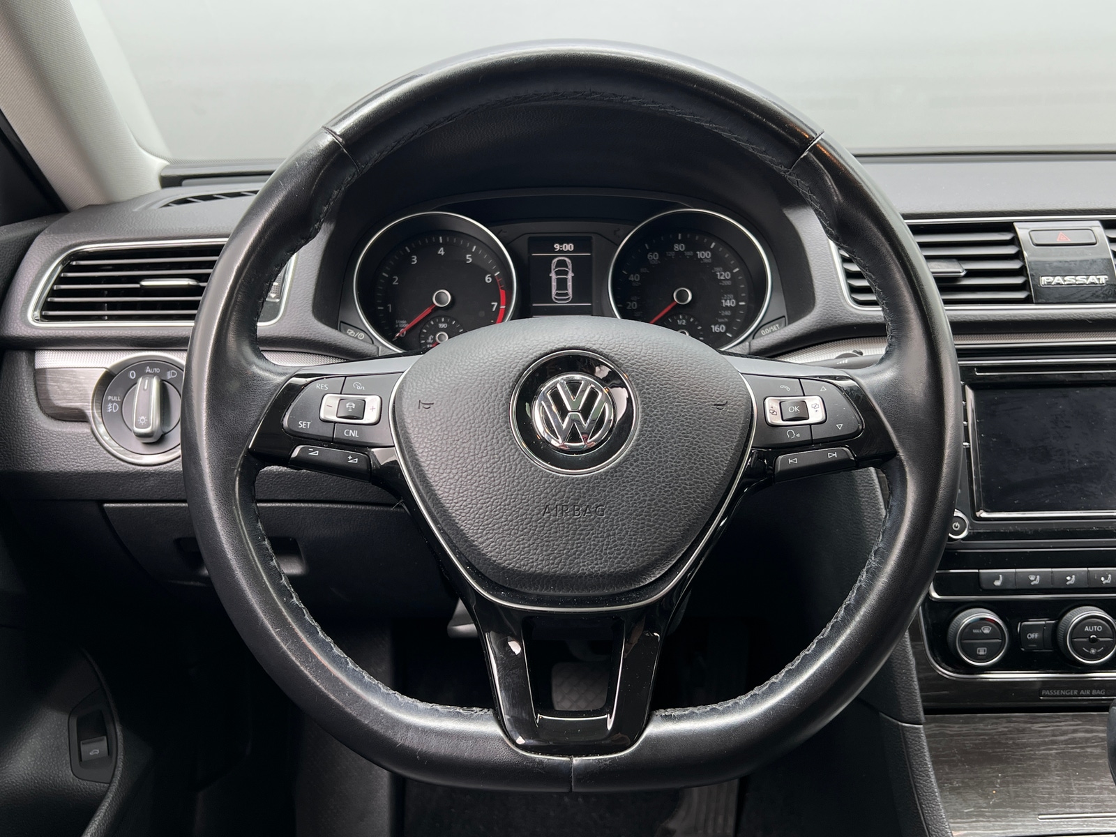 Thumbnail: 2018 Volkswagen Passat - 4