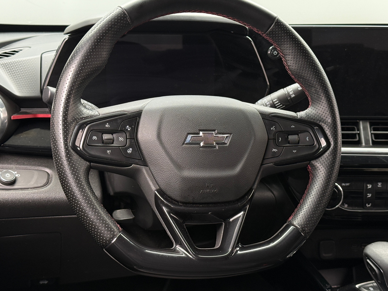 Thumbnail: 2025 Chevrolet Trax - 4