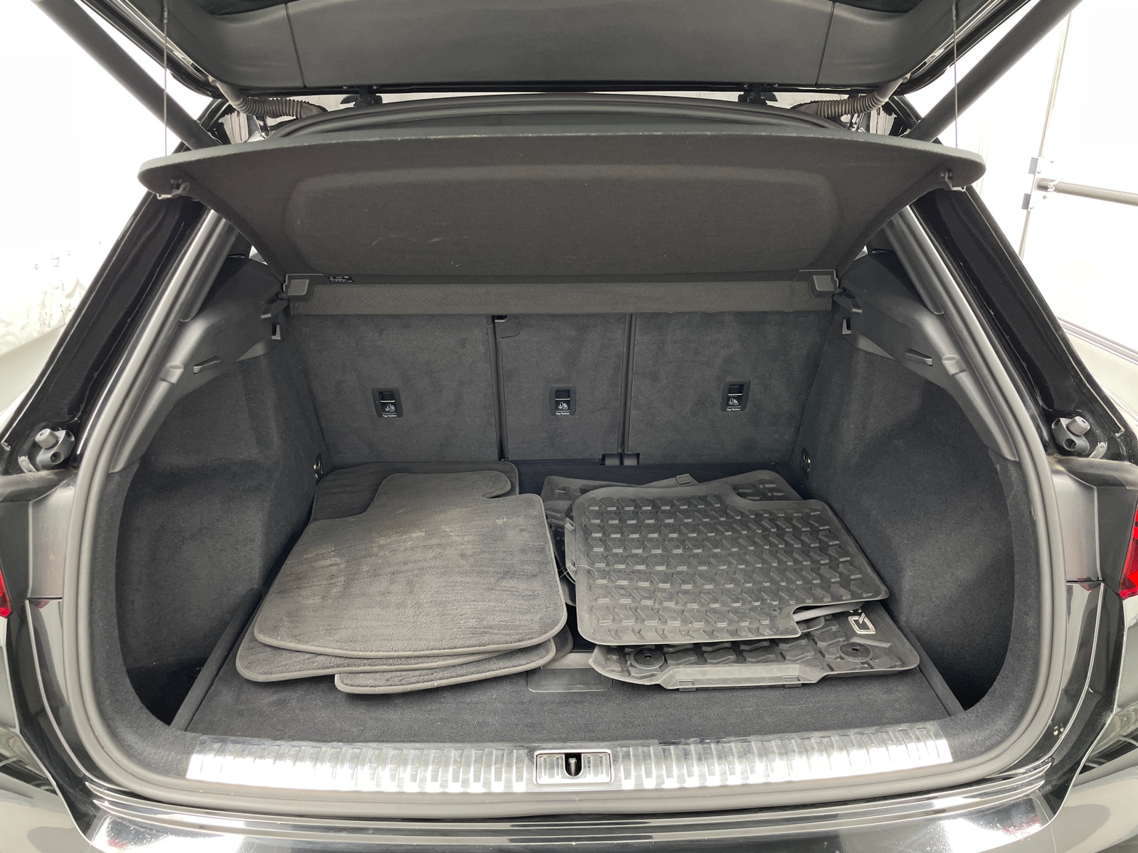 Thumbnail: 2020 Audi Q3 - 6