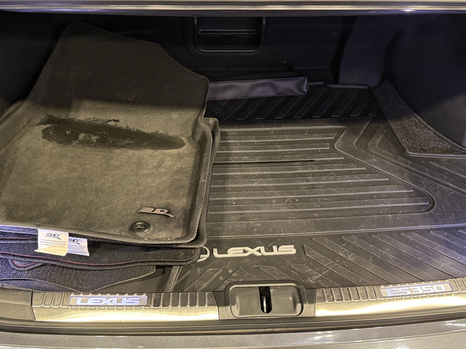 Thumbnail: 2023 Lexus ES - 6