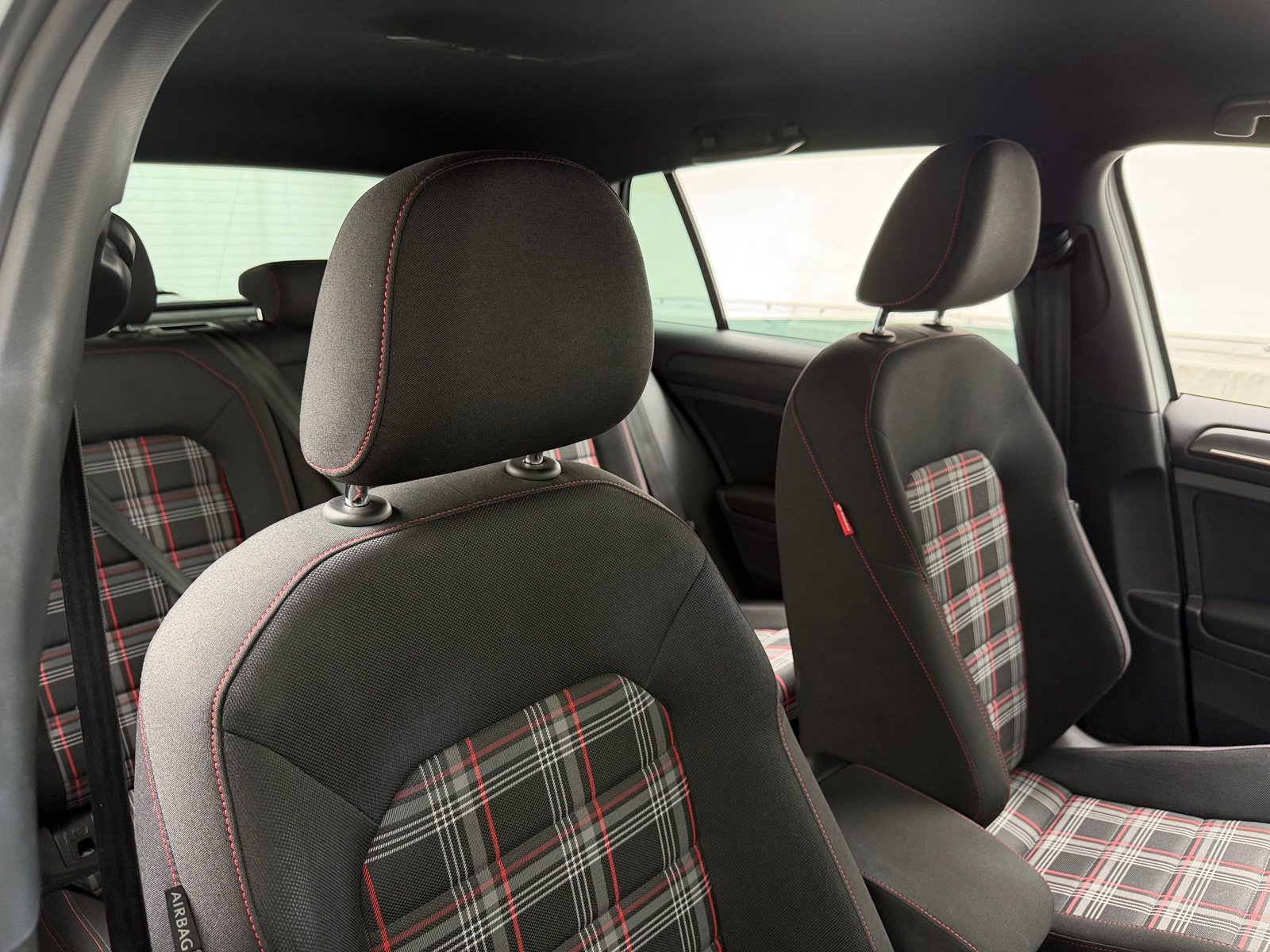 Thumbnail: 2019 Volkswagen Golf - 2