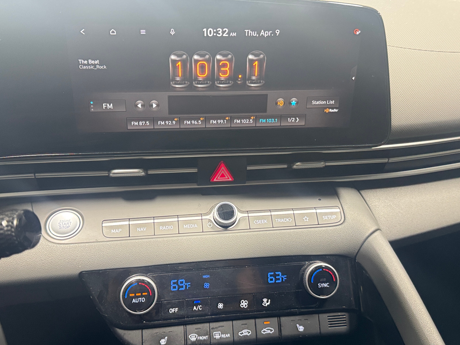 Thumbnail: 2023 Hyundai Elantra - 4